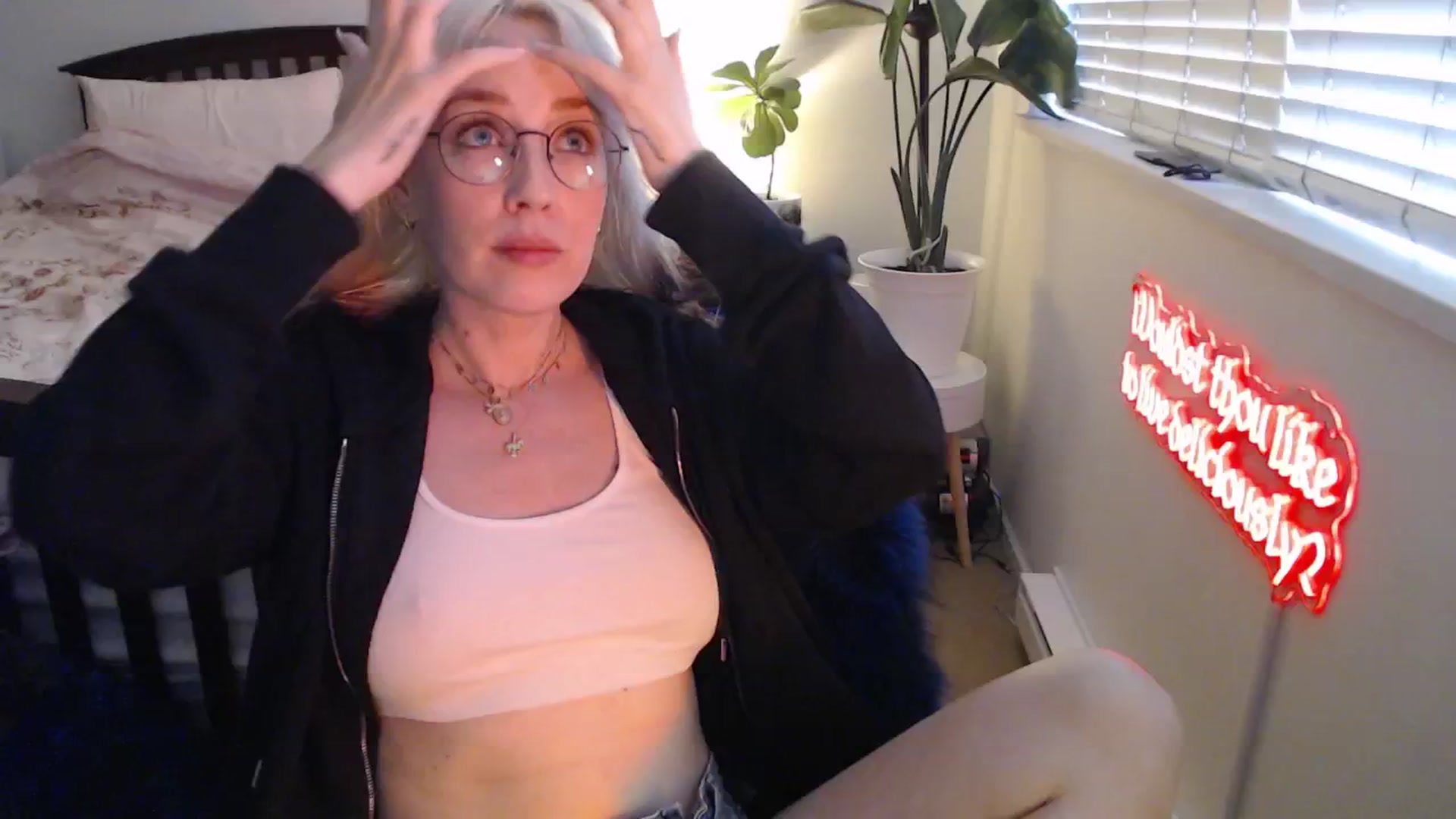Gallery image thumbnail from NahlaHoney's myfreecams stream on, 06/06/2025, 04:35 image 7 of 20