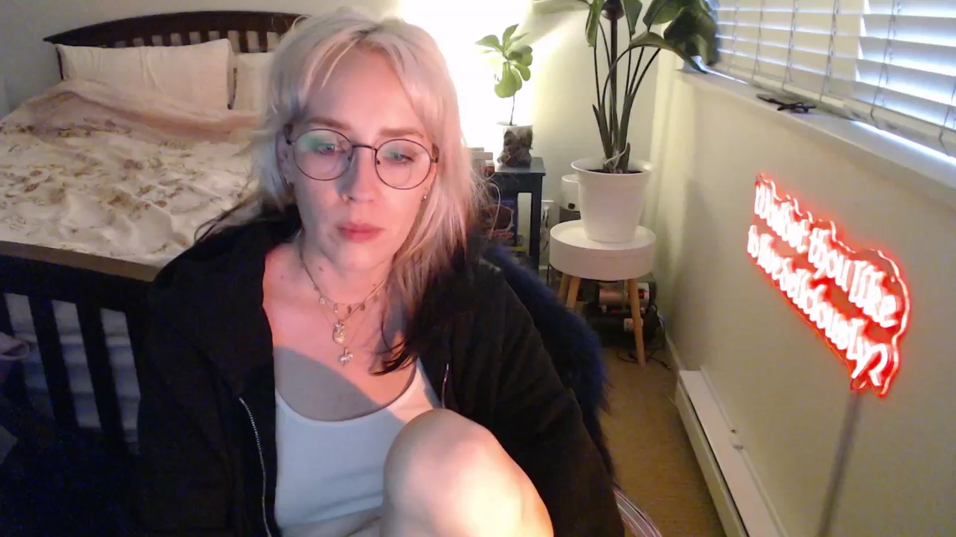 Gallery image thumbnail from NahlaHoney's myfreecams stream on, 06/06/2025, 04:35 image 14 of 20