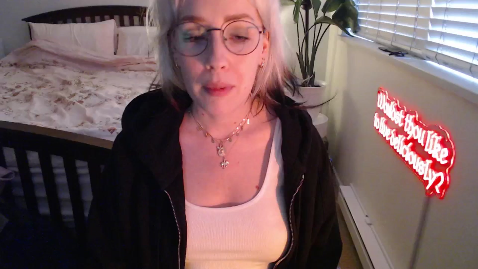 Gallery image thumbnail from NahlaHoney's myfreecams stream on, 06/06/2025, 04:35 image 11 of 20