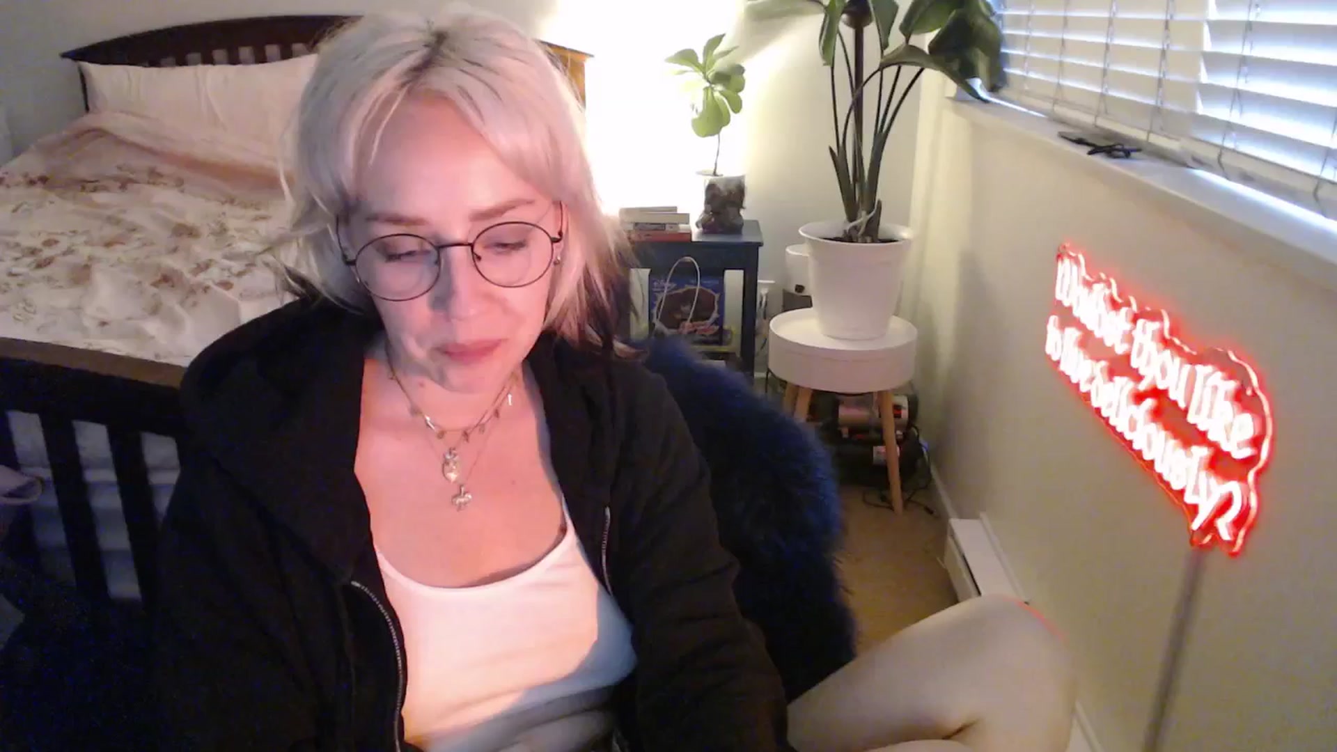 Gallery image thumbnail from NahlaHoney's myfreecams stream on, 06/06/2025, 04:35 image 13 of 20