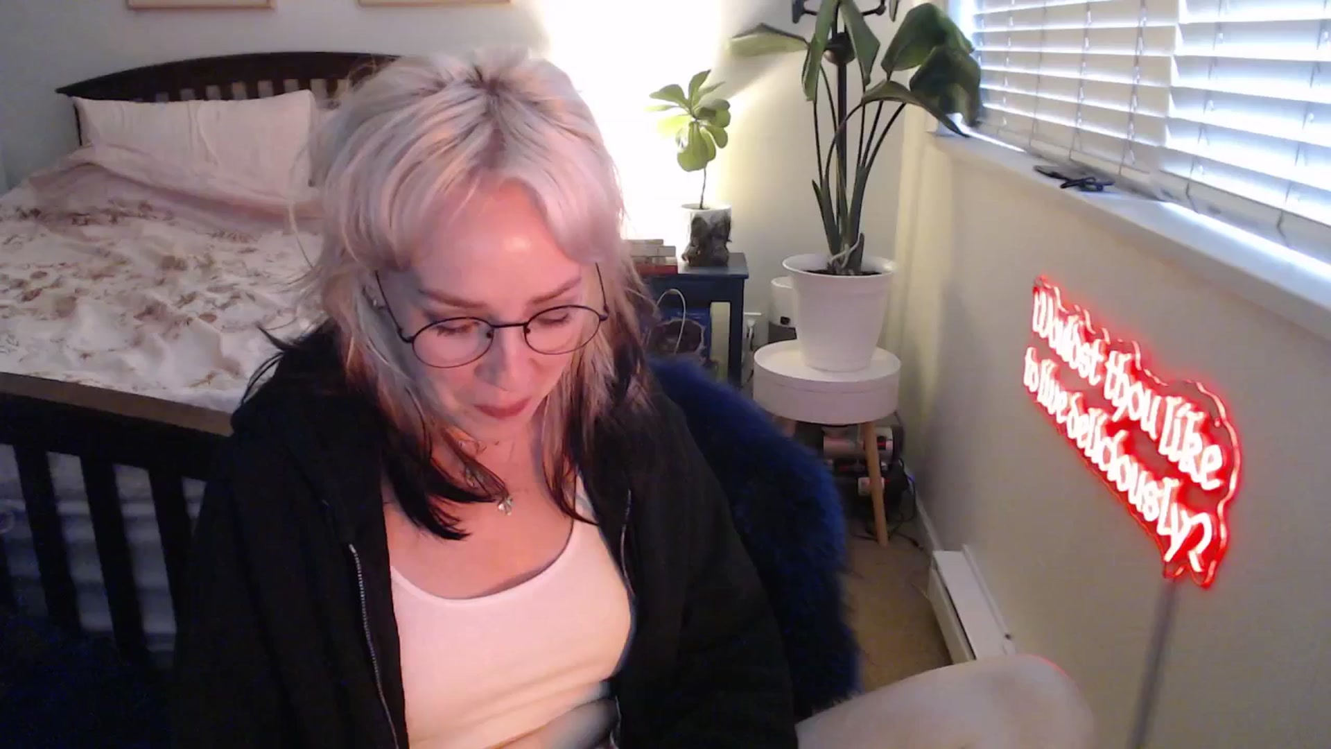 Gallery image thumbnail from NahlaHoney's myfreecams stream on, 06/06/2025, 04:35 image 9 of 20