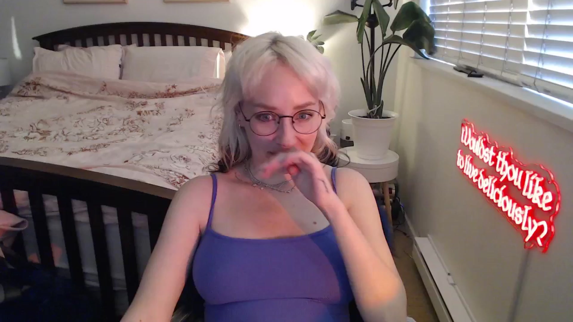 Gallery image thumbnail from NahlaHoney's myfreecams stream on, 06/07/2025, 04:03 image 19 of 20