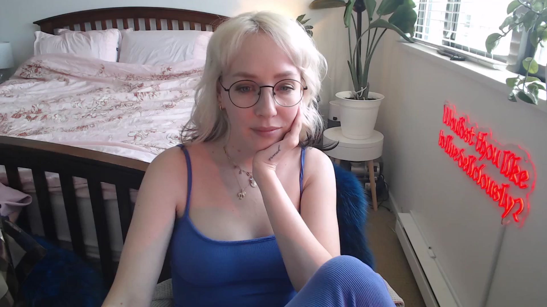 Gallery image thumbnail from NahlaHoney's myfreecams stream on, 06/07/2025, 04:03 image 4 of 20