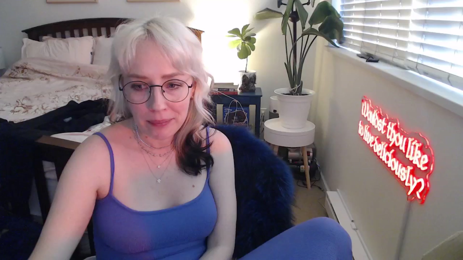 Gallery image thumbnail from NahlaHoney's myfreecams stream on, 06/07/2025, 04:03 image 16 of 20