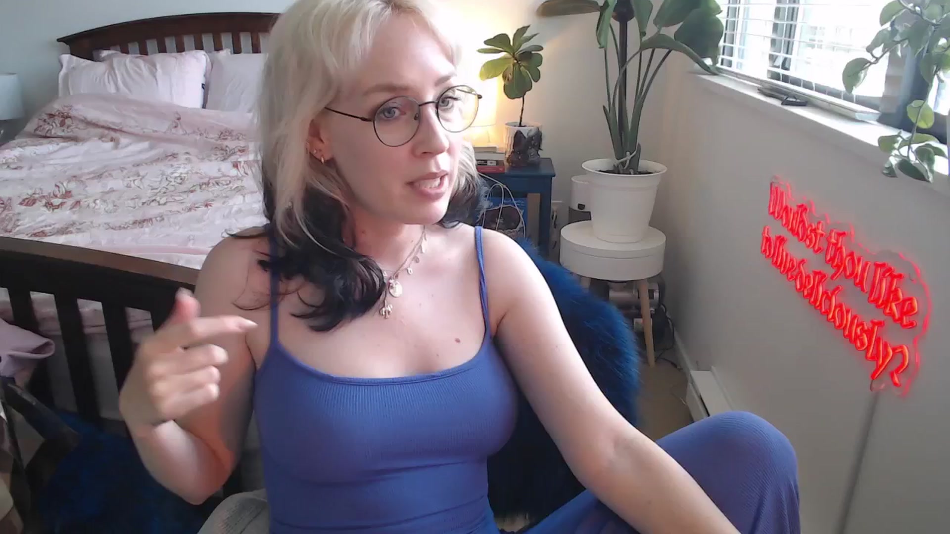 Gallery image thumbnail from NahlaHoney's myfreecams stream on, 06/07/2025, 04:03 image 1 of 20