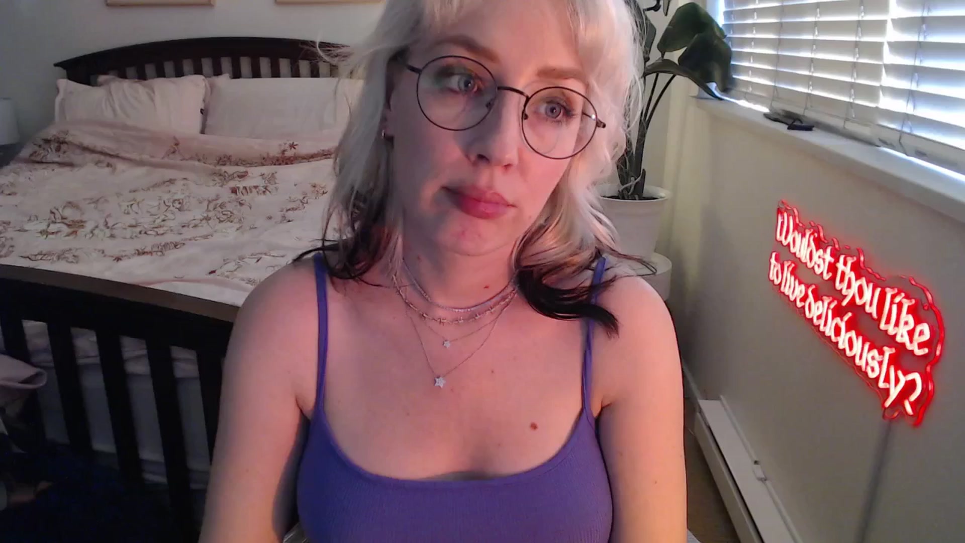 Gallery image thumbnail from NahlaHoney's myfreecams stream on, 06/07/2025, 04:03 image 18 of 20