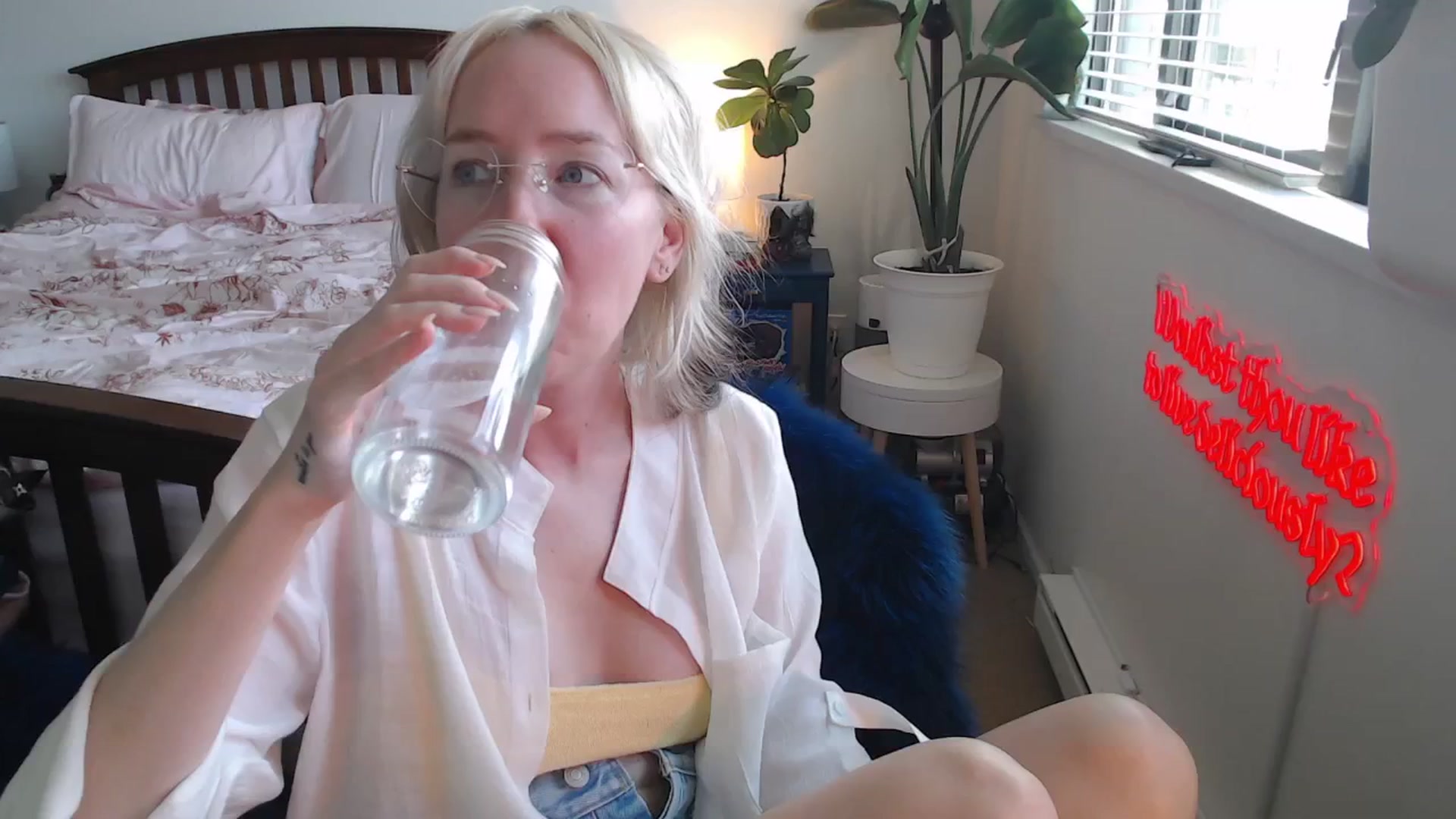 Gallery image thumbnail from NahlaHoney's myfreecams stream on, 06/10/2025, 03:07 image 5 of 20
