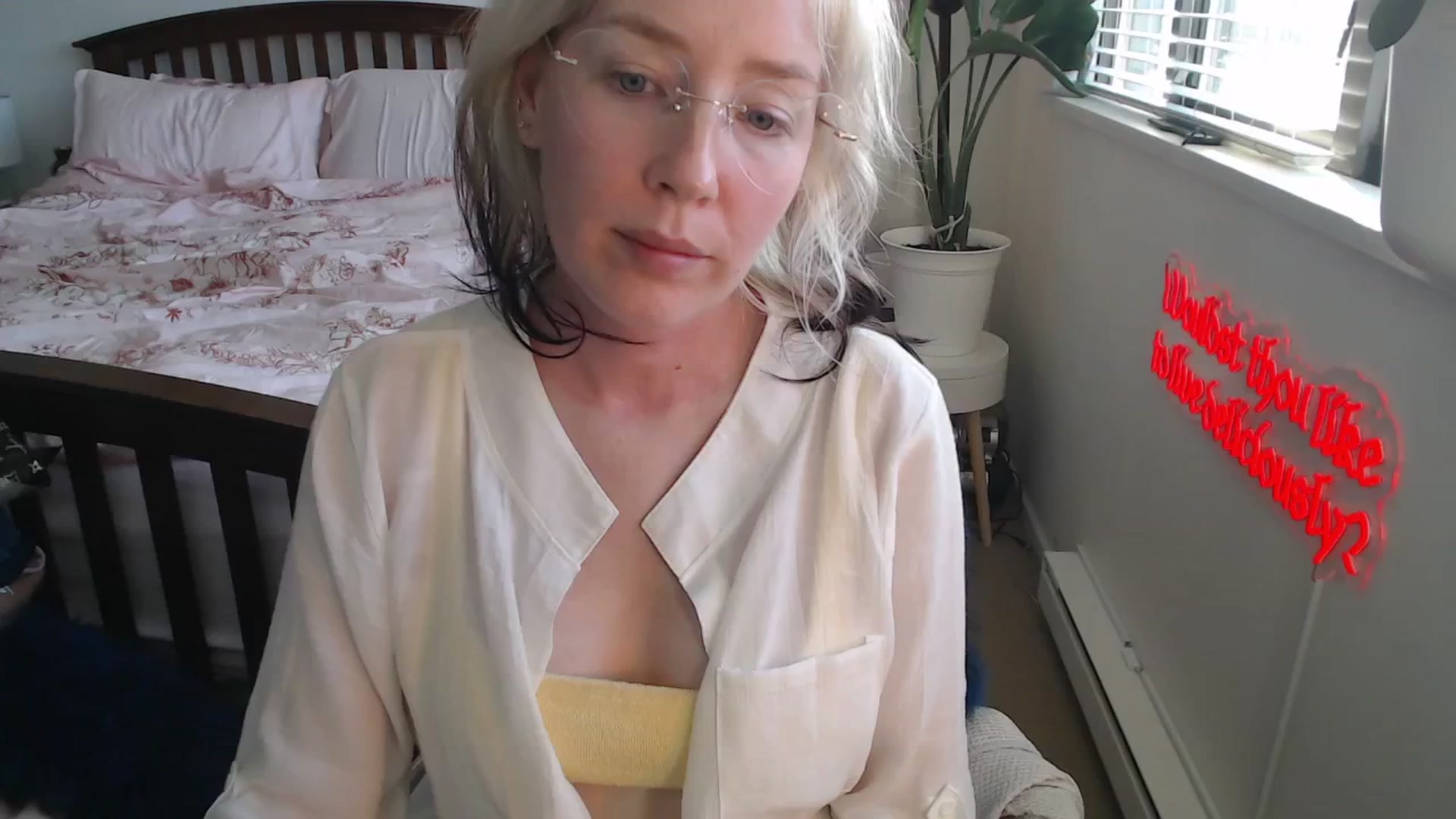 Gallery image thumbnail from NahlaHoney's myfreecams stream on, 06/10/2025, 03:07 image 12 of 20