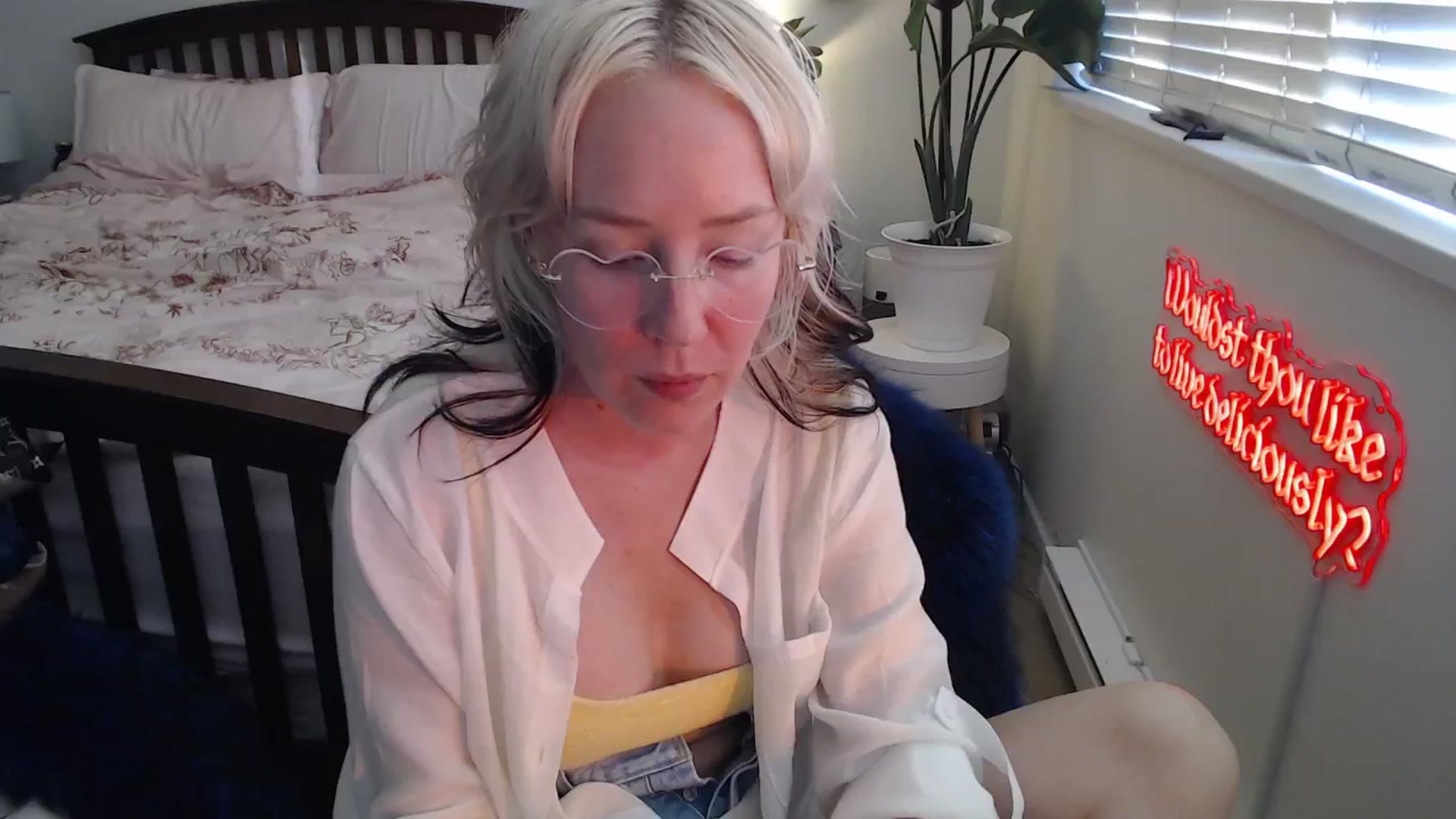 Gallery image thumbnail from NahlaHoney's myfreecams stream on, 06/10/2025, 03:07 image 20 of 20
