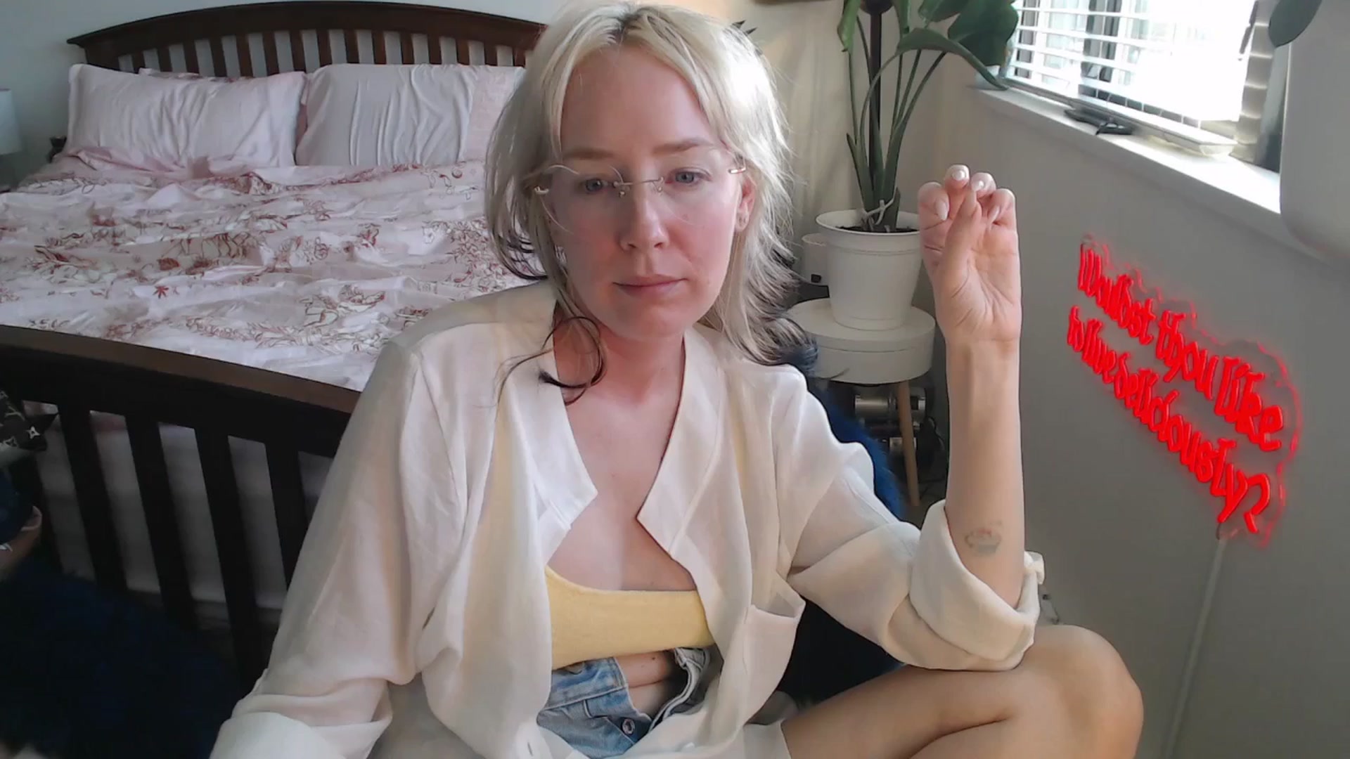 Gallery image thumbnail from NahlaHoney's myfreecams stream on, 06/10/2025, 03:07 image 10 of 20