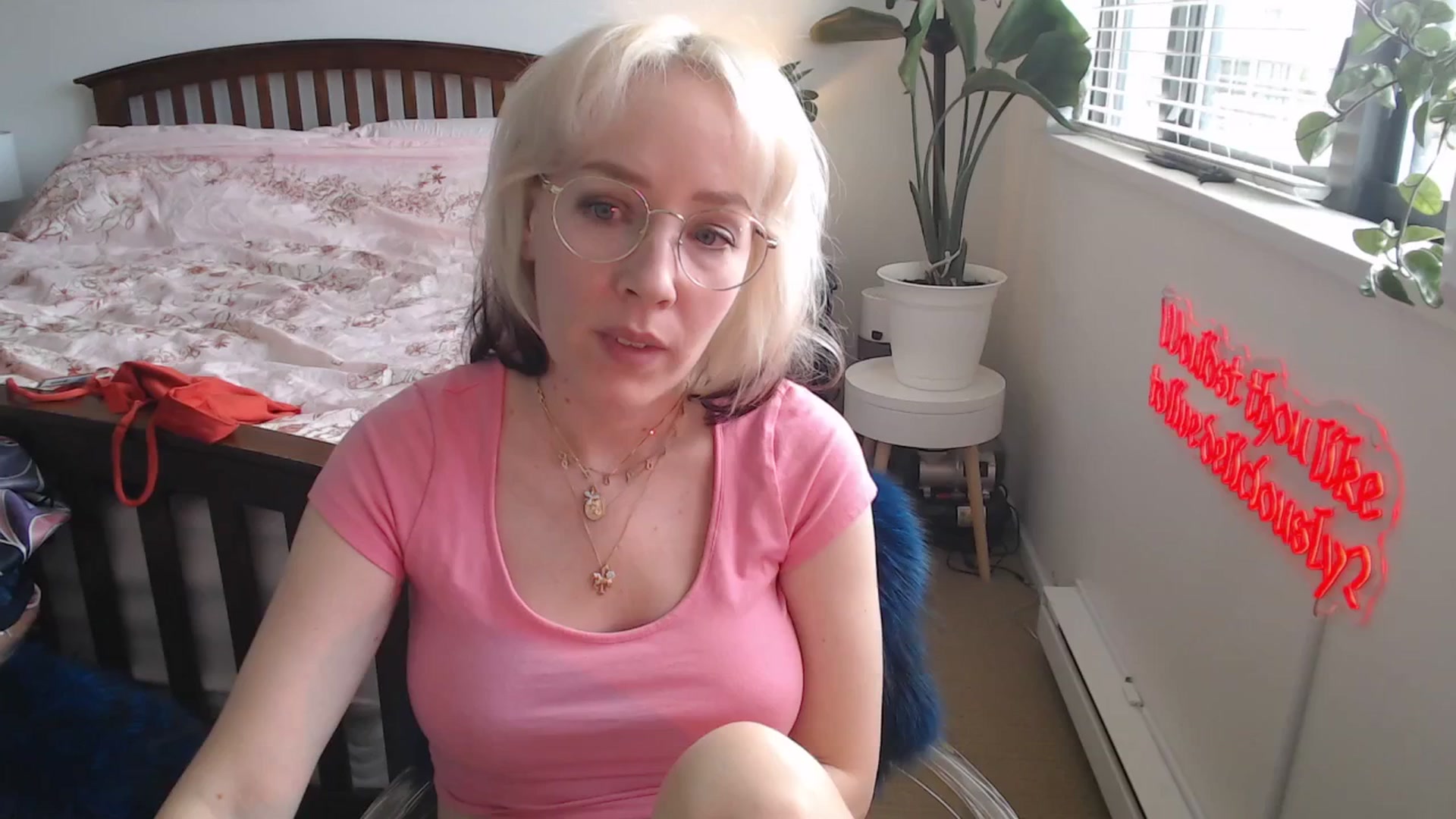 Gallery image thumbnail from NahlaHoney's myfreecams stream on, 06/11/2025, 02:49 image 4 of 20