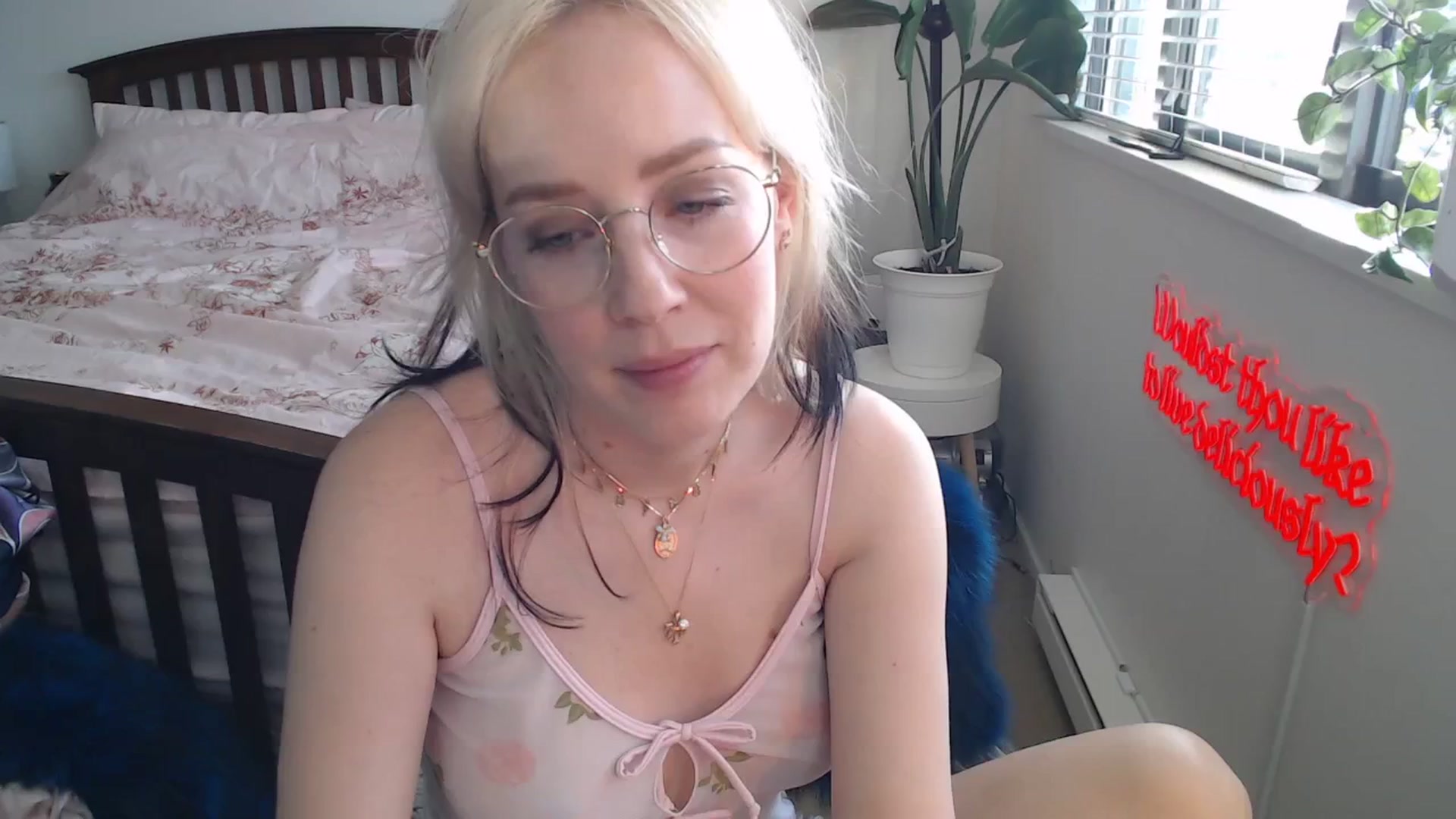 Gallery image thumbnail from NahlaHoney's myfreecams stream on, 06/17/2025, 03:26 image 14 of 20