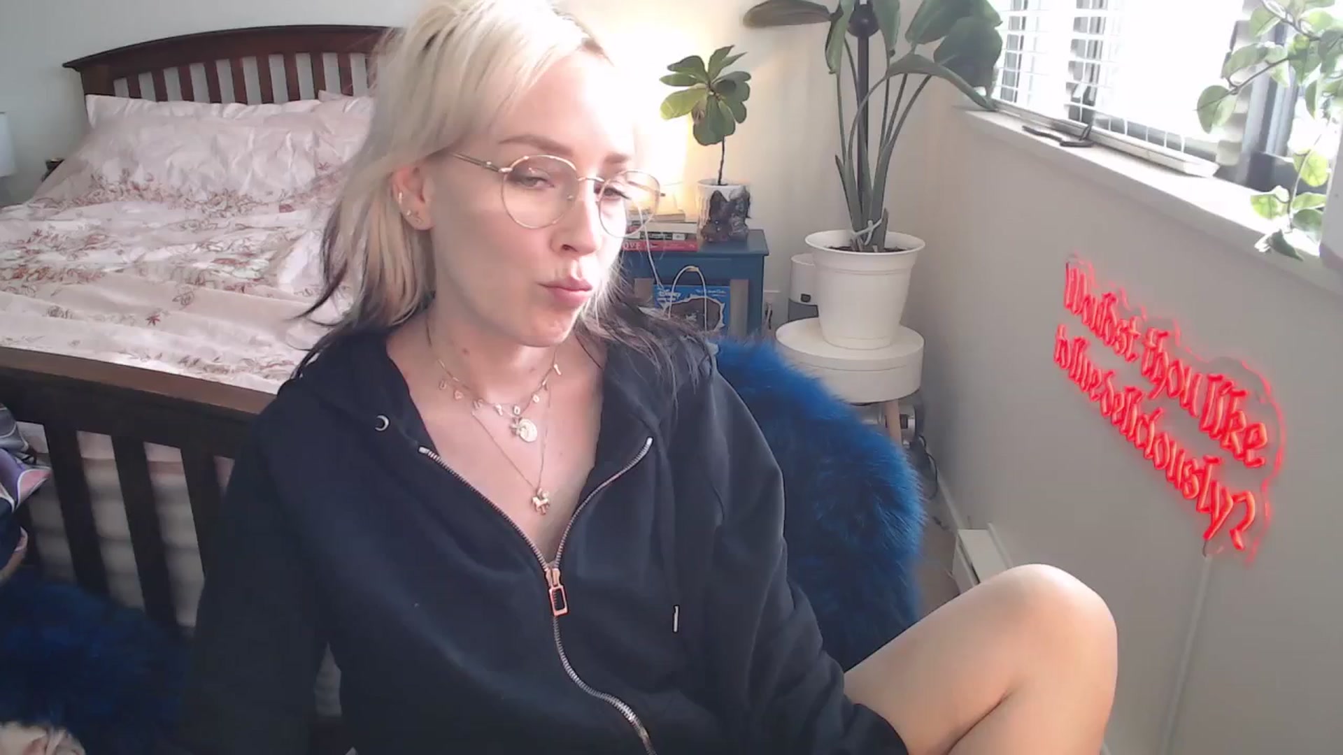 Gallery image thumbnail from NahlaHoney's myfreecams stream on, 06/17/2025, 03:26 image 13 of 20