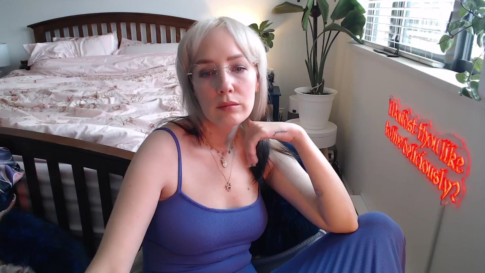 Gallery image thumbnail from NahlaHoney's myfreecams stream on, 06/18/2025, 03:07 image 1 of 20