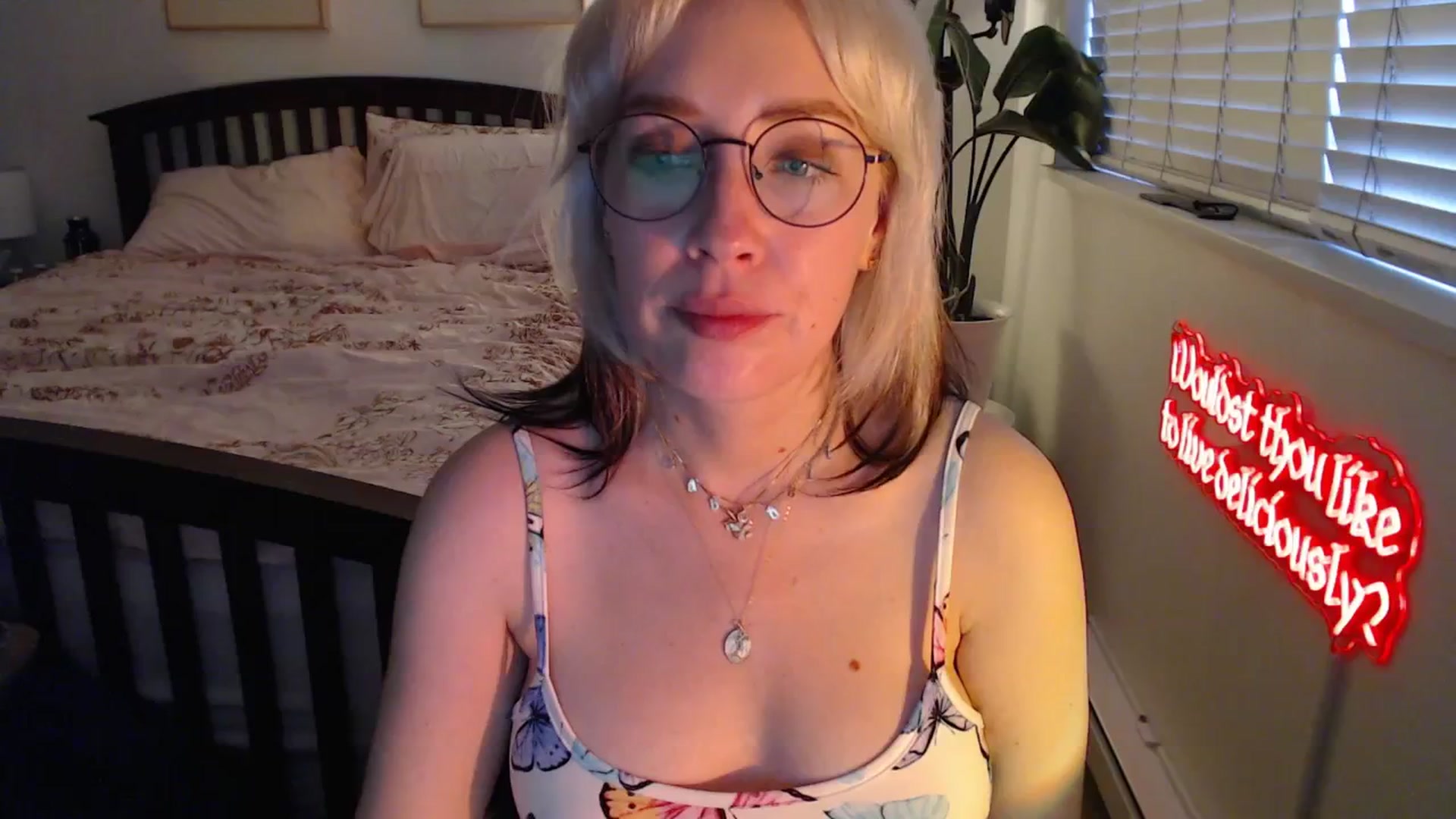 Gallery image thumbnail from NahlaHoney's myfreecams stream on, 06/28/2025, 03:15 image 19 of 20