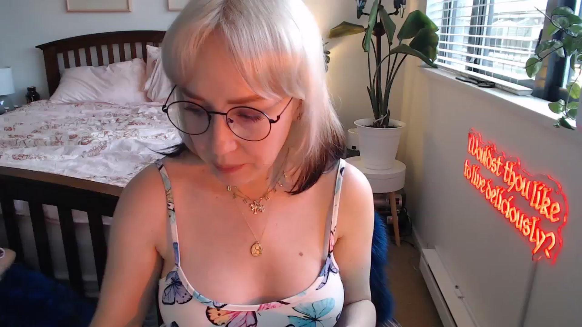 Gallery image thumbnail from NahlaHoney's myfreecams stream on, 06/28/2025, 03:15 image 1 of 20