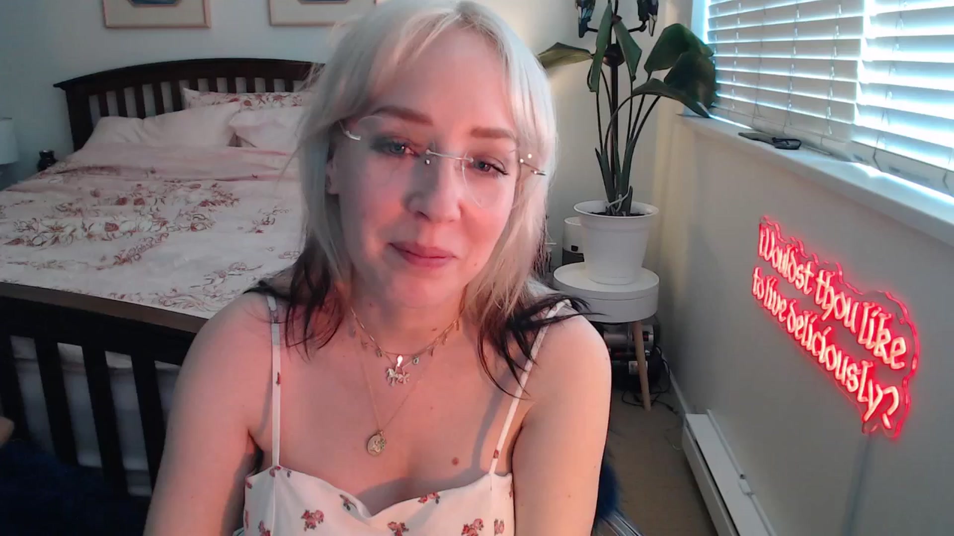 Gallery image thumbnail from NahlaHoney's myfreecams stream on, 07/01/2025, 02:32 image 15 of 20