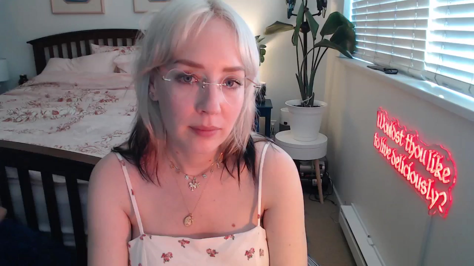 Gallery image thumbnail from NahlaHoney's myfreecams stream on, 07/01/2025, 02:32 image 17 of 20
