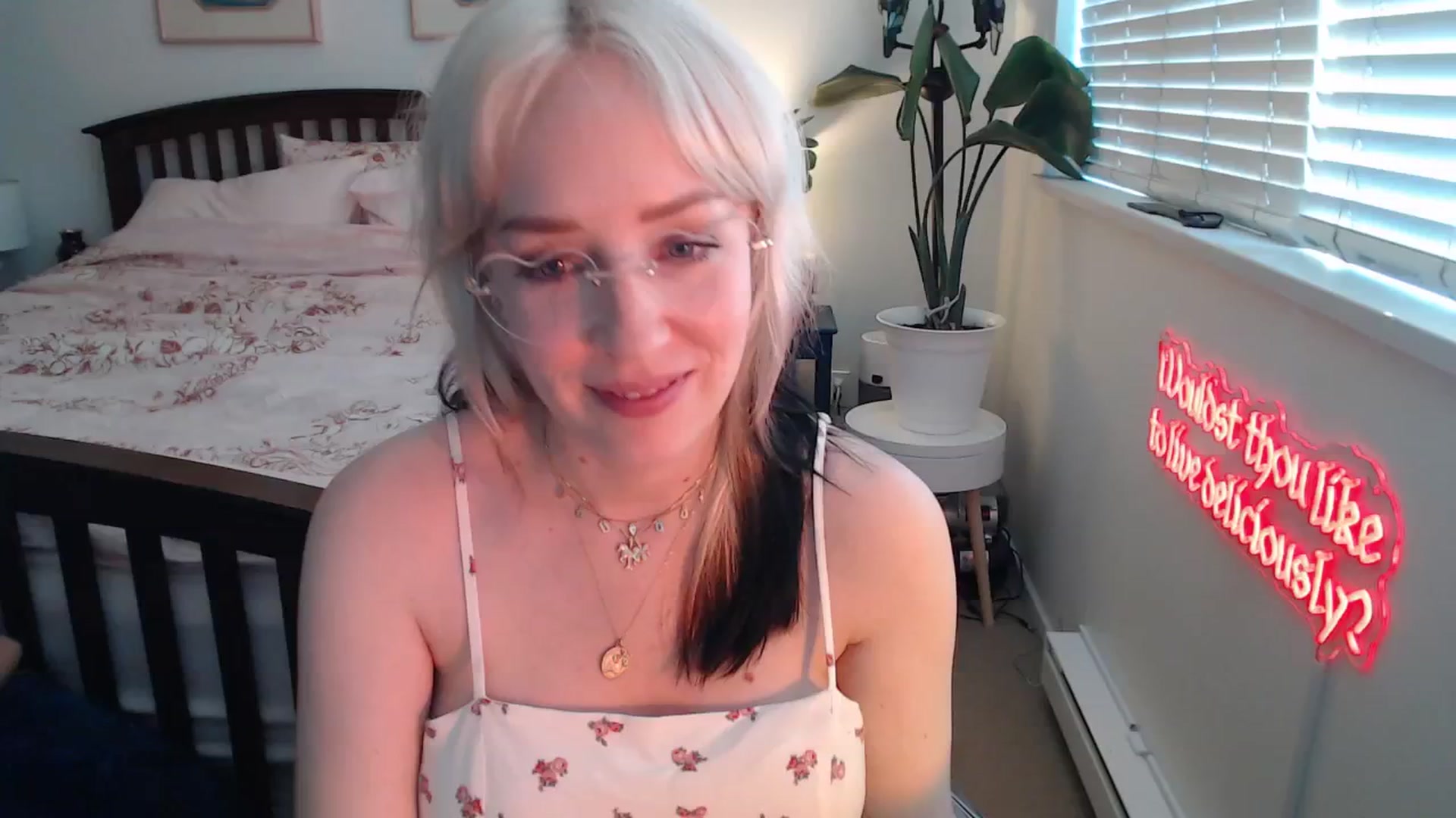 Gallery image thumbnail from NahlaHoney's myfreecams stream on, 07/01/2025, 02:32 image 14 of 20