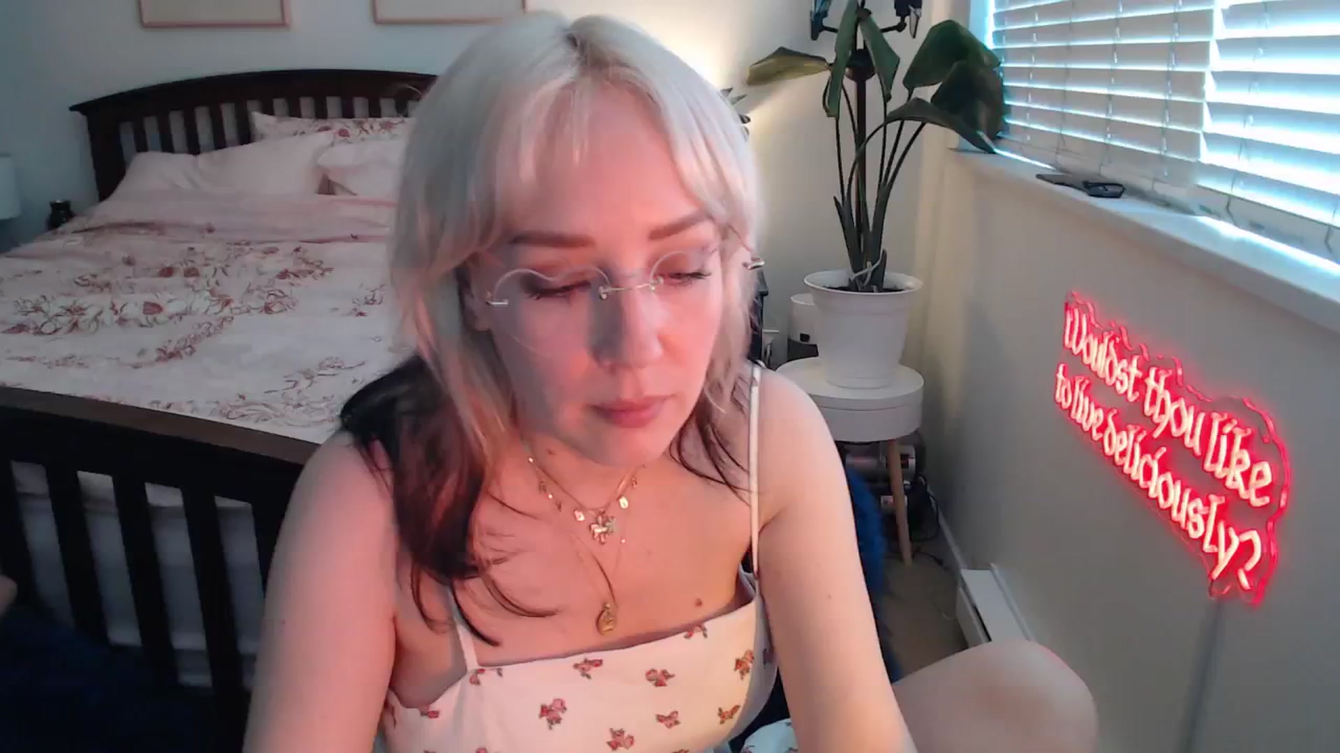 Gallery image thumbnail from NahlaHoney's myfreecams stream on, 07/01/2025, 02:32 image 8 of 20