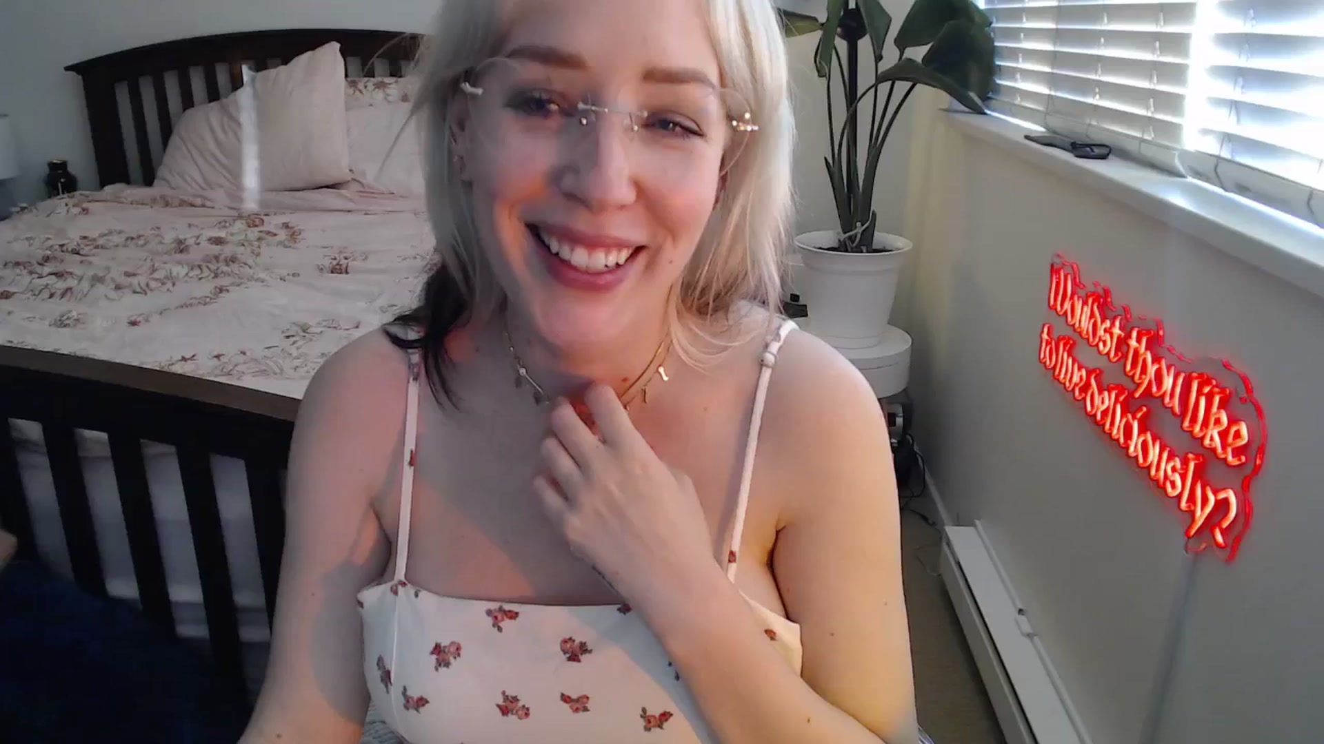 Gallery image thumbnail from NahlaHoney's myfreecams stream on, 07/01/2025, 03:47 image 7 of 20
