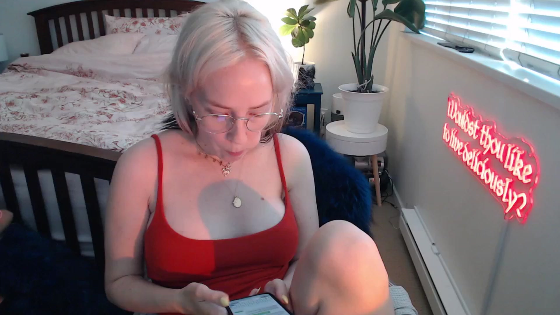 Gallery image thumbnail from NahlaHoney's myfreecams stream on, 07/02/2025, 02:37 image 16 of 20