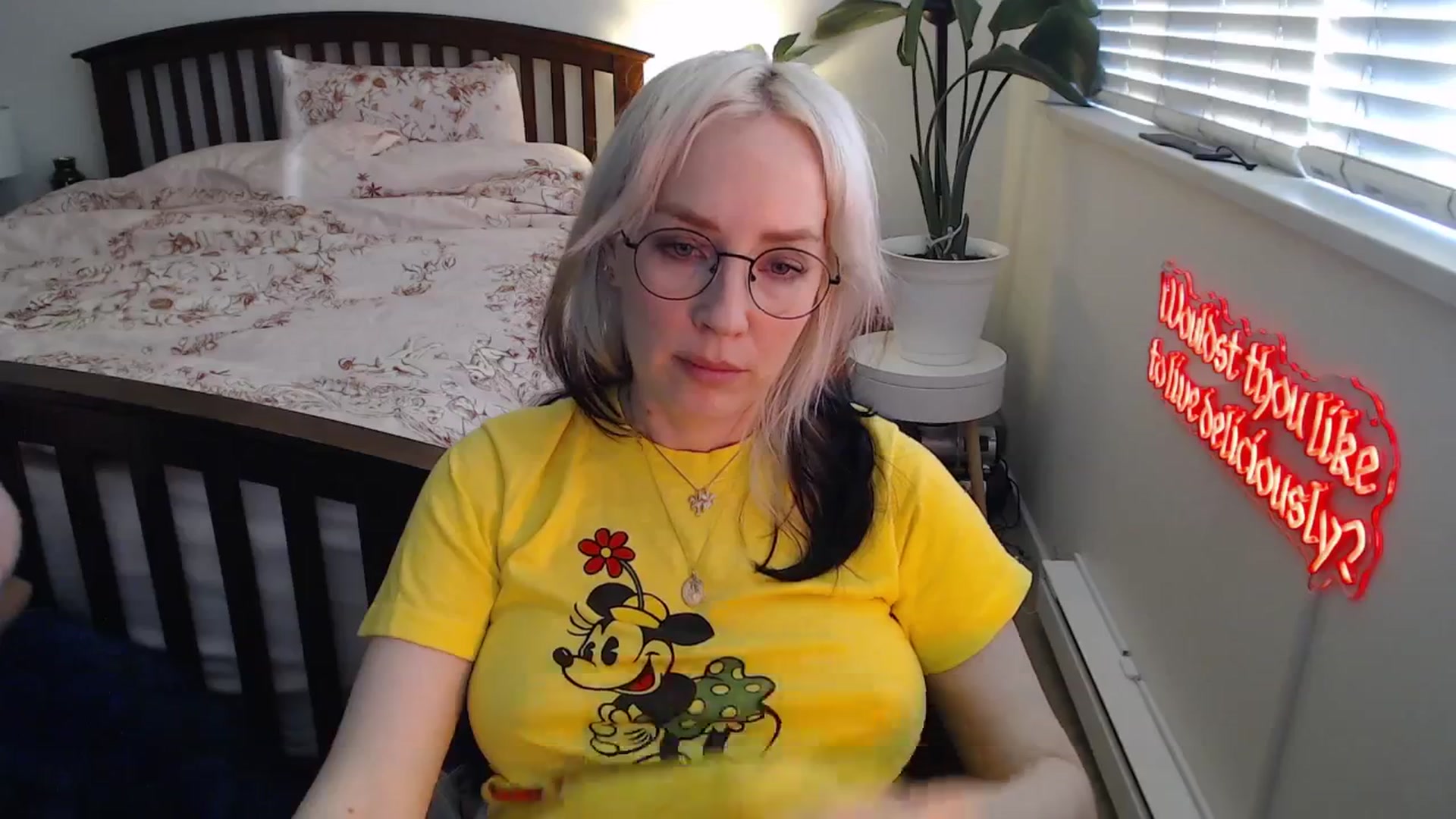 Gallery image thumbnail from NahlaHoney's myfreecams stream on, 07/07/2025, 03:25 image 18 of 20