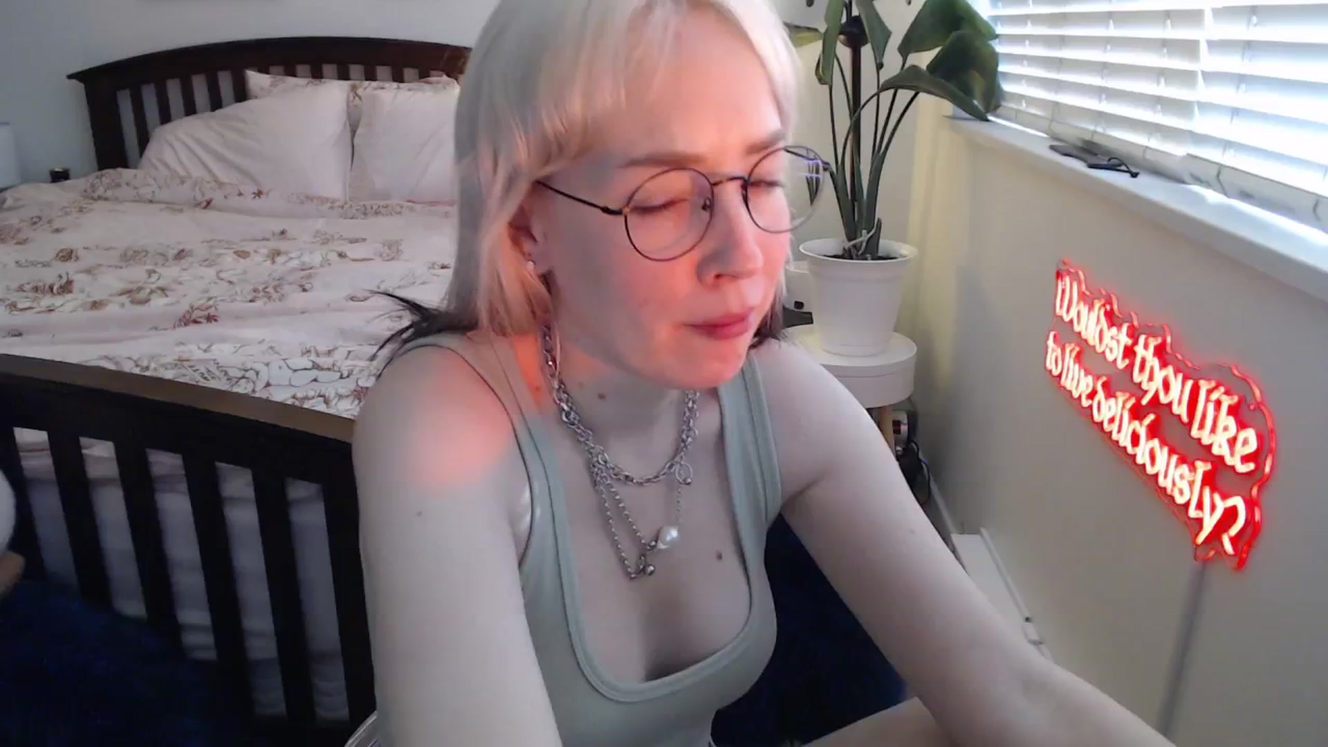 Gallery image thumbnail from NahlaHoney's myfreecams stream on, 07/08/2025, 02:55 image 13 of 20