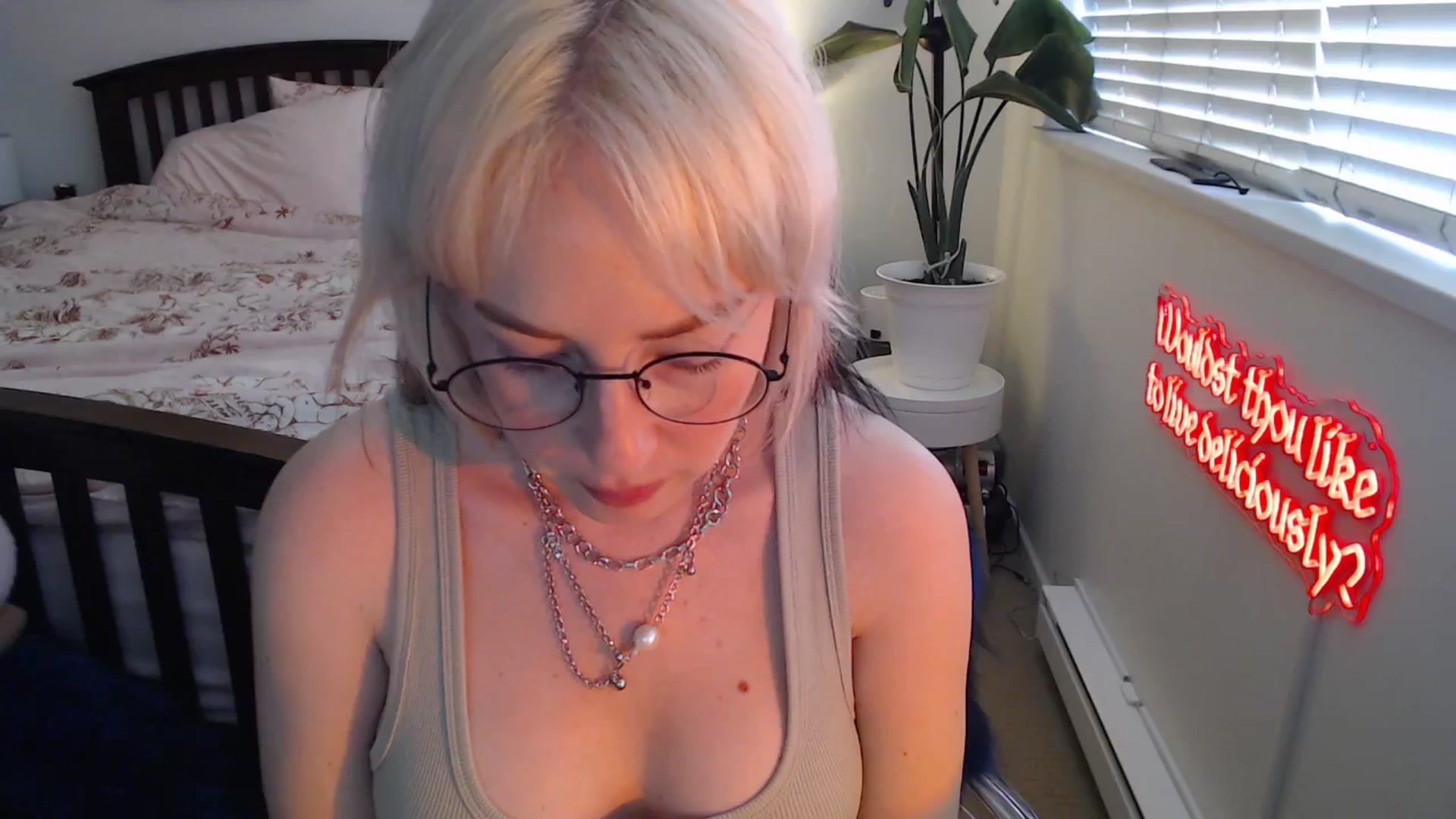 Gallery image thumbnail from NahlaHoney's myfreecams stream on, 07/08/2025, 02:55 image 10 of 20