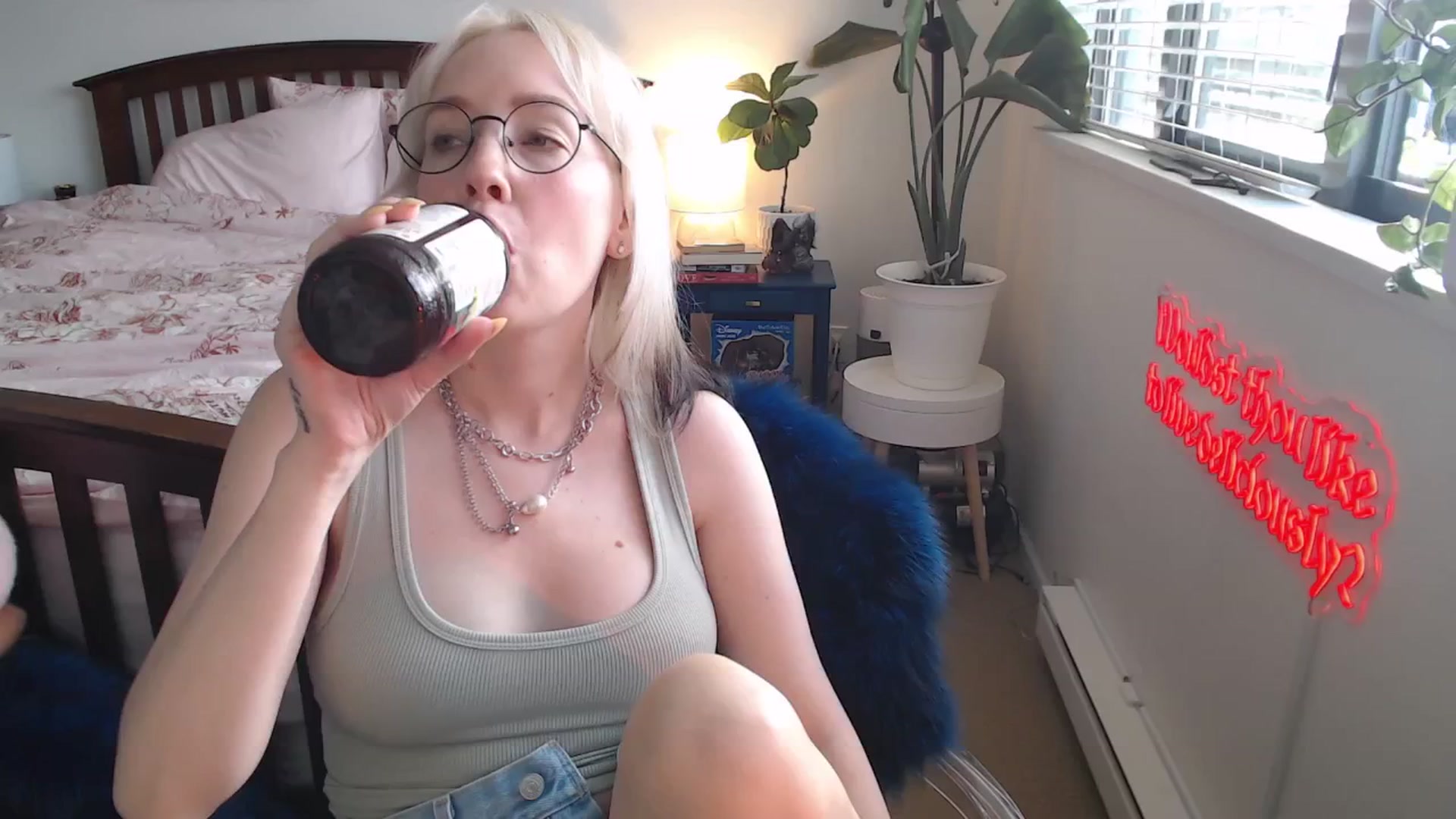 Gallery image thumbnail from NahlaHoney's myfreecams stream on, 07/08/2025, 02:55 image 7 of 20