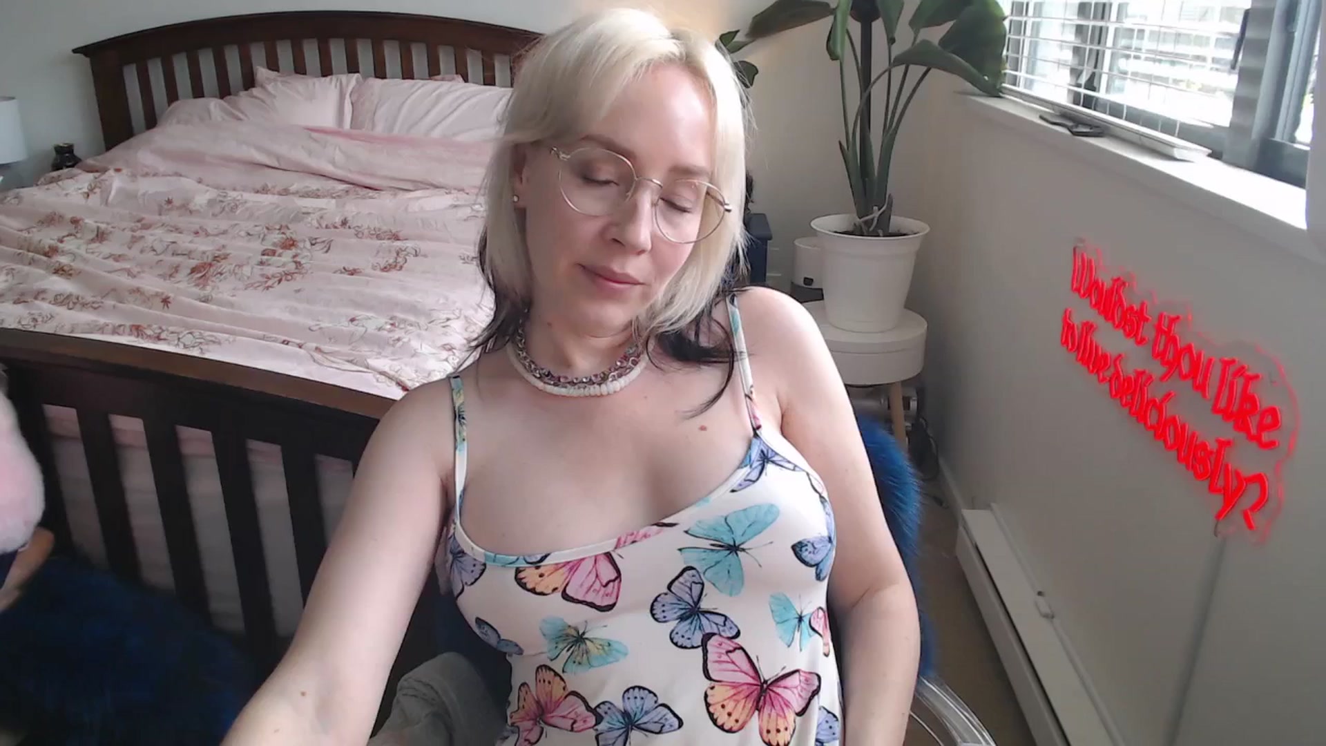Gallery image thumbnail from NahlaHoney's myfreecams stream on, 07/12/2025, 02:25 image 4 of 20