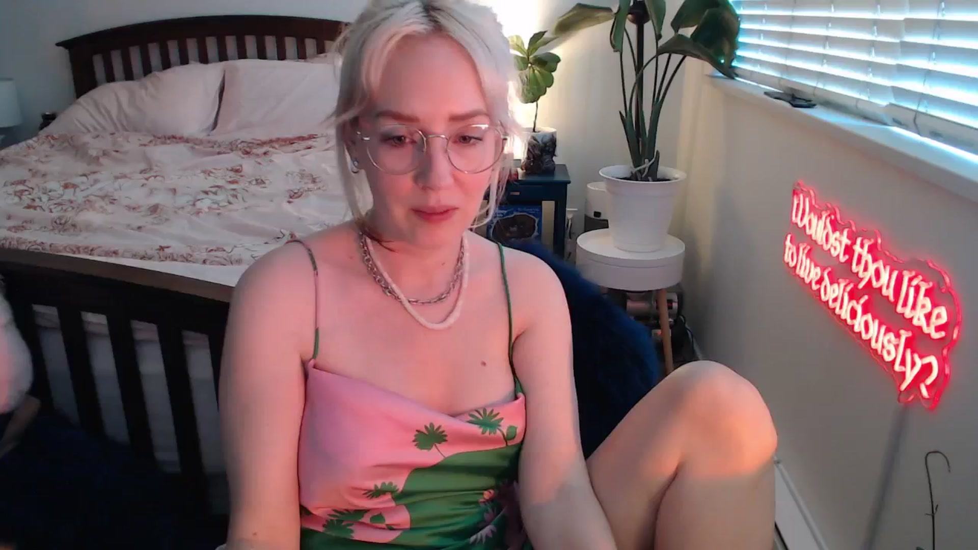 Gallery image thumbnail from NahlaHoney's myfreecams stream on, 07/16/2025, 02:50 image 6 of 20