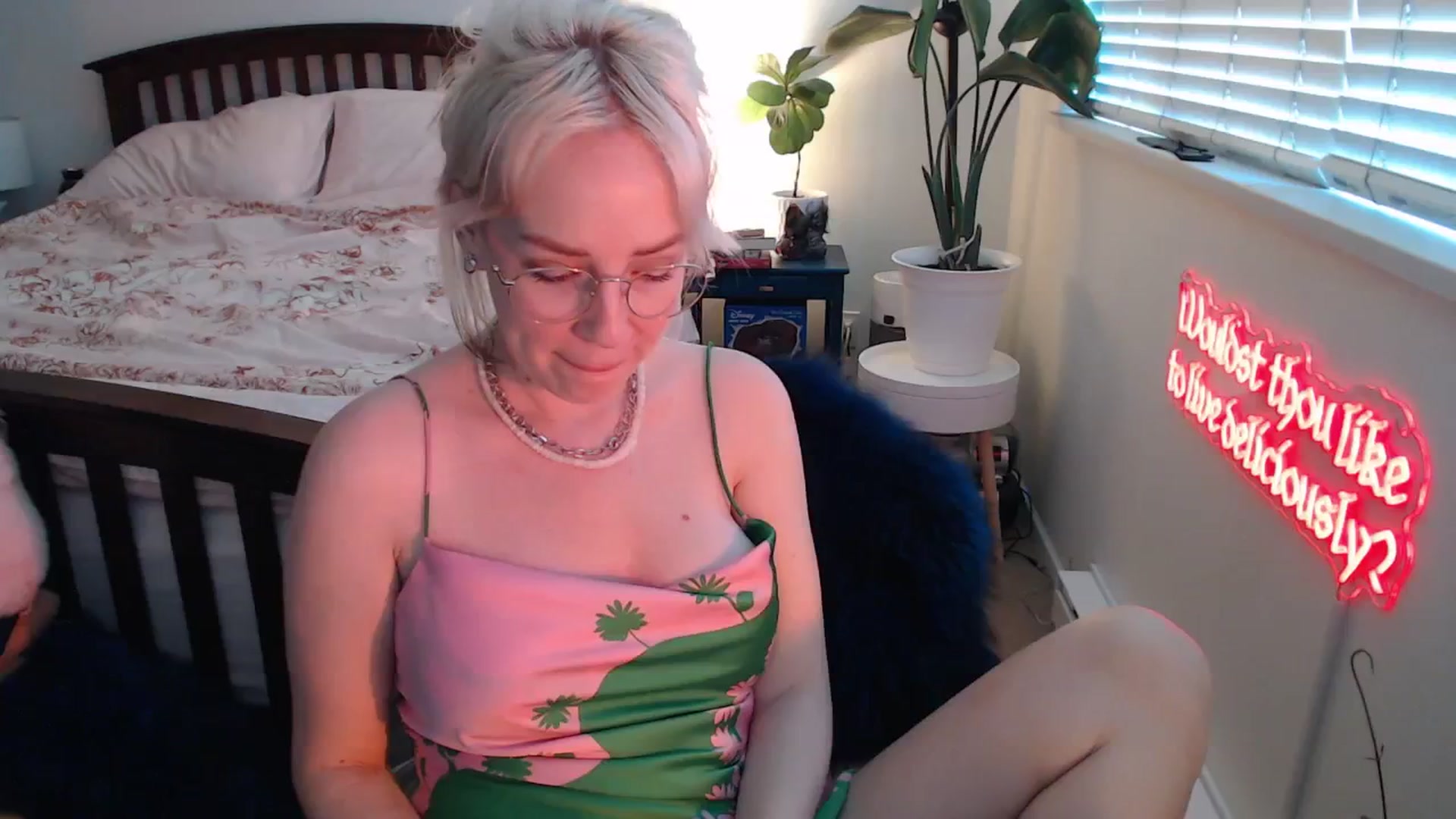 Gallery image thumbnail from NahlaHoney's myfreecams stream on, 07/16/2025, 02:50 image 1 of 20