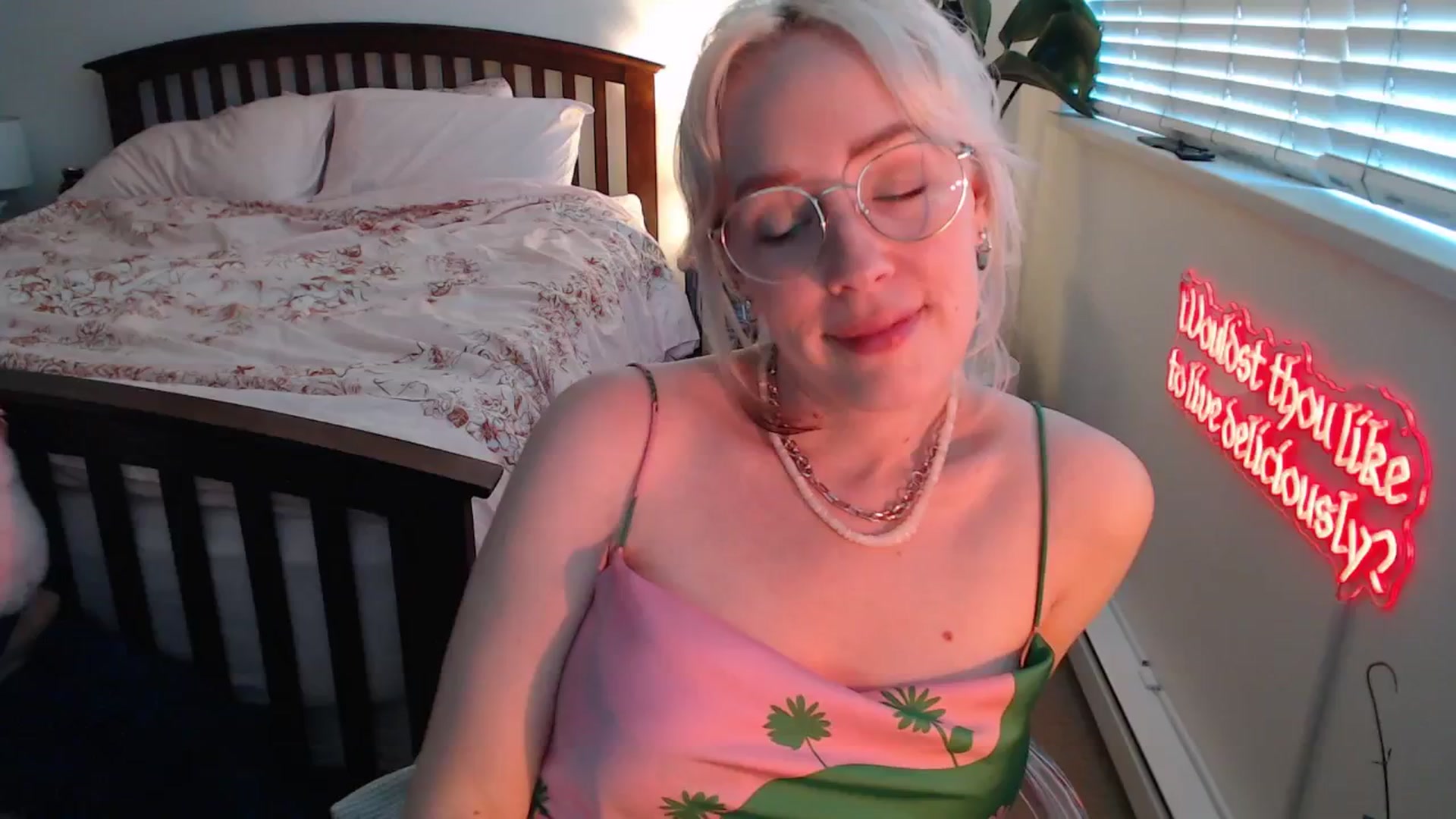 Gallery image thumbnail from NahlaHoney's myfreecams stream on, 07/16/2025, 02:50 image 4 of 20