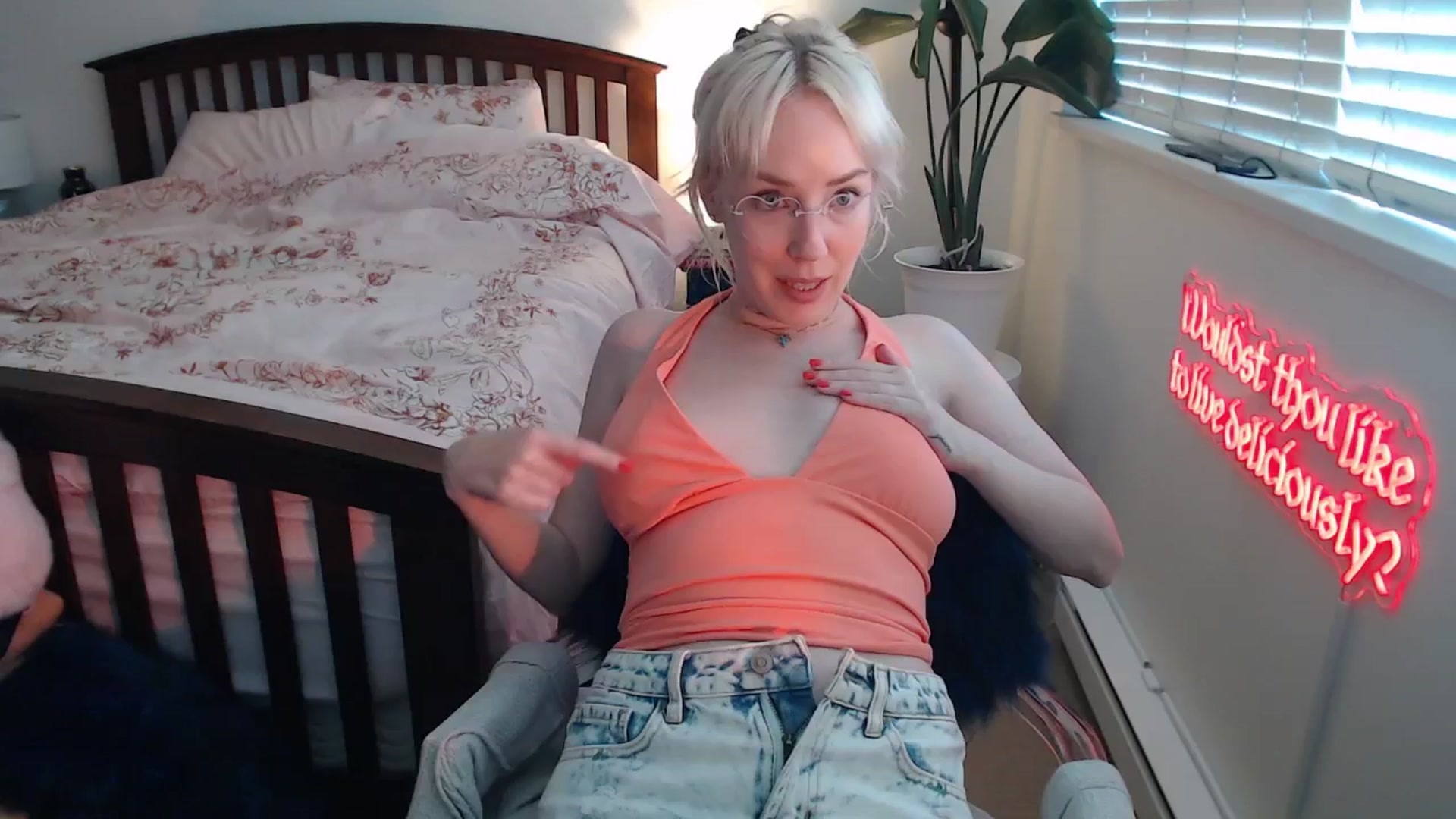 Gallery image thumbnail from NahlaHoney's myfreecams stream on, 07/24/2025, 02:26 image 16 of 20