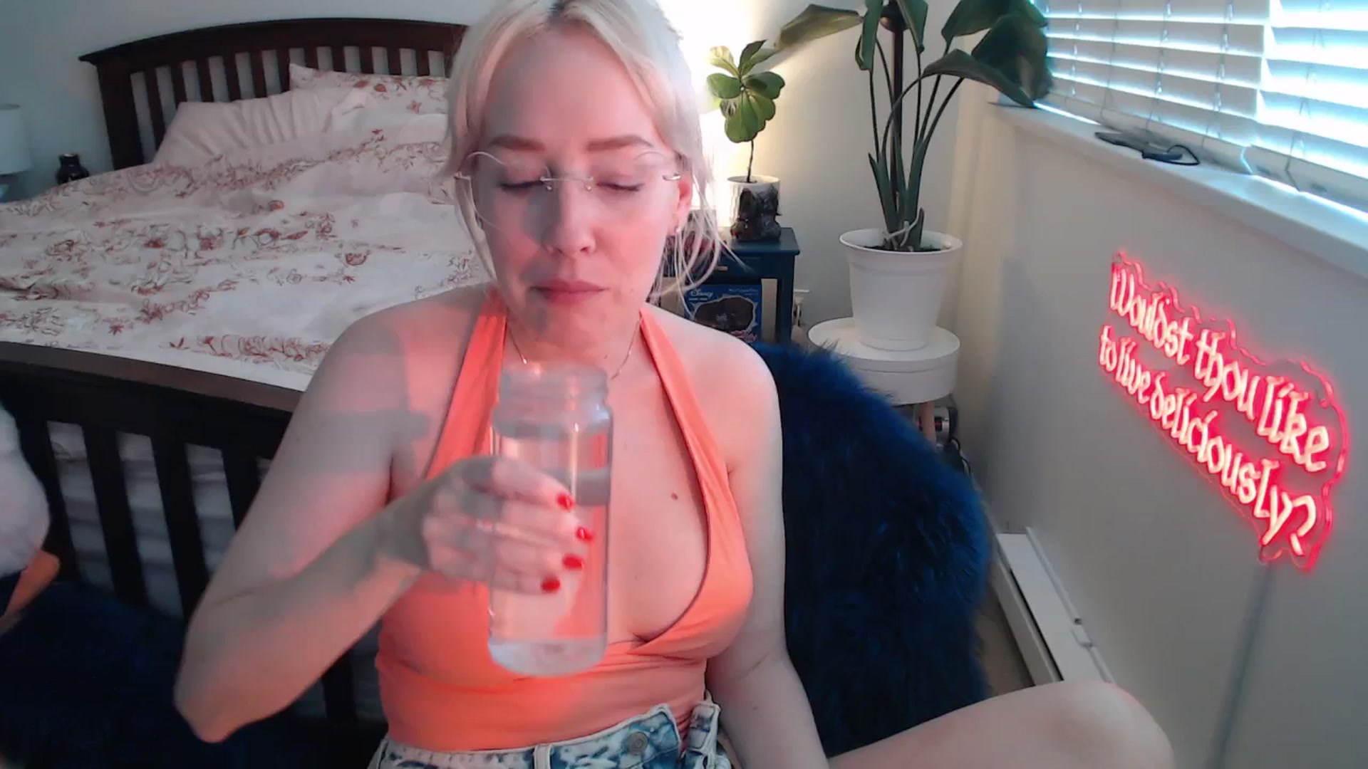 Gallery image thumbnail from NahlaHoney's myfreecams stream on, 07/24/2025, 02:26 image 14 of 20