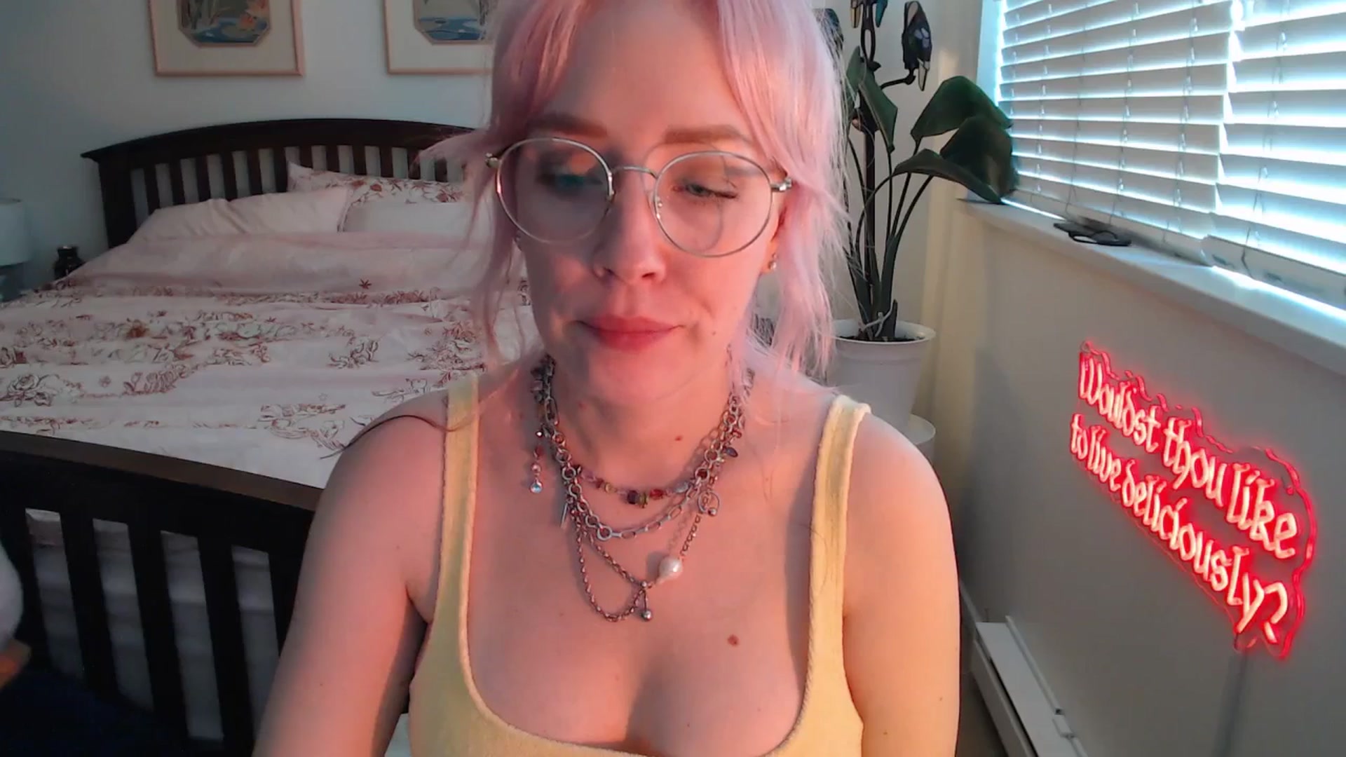 Gallery image thumbnail from NahlaHoney's myfreecams stream on, 07/25/2025, 03:51 image 6 of 20