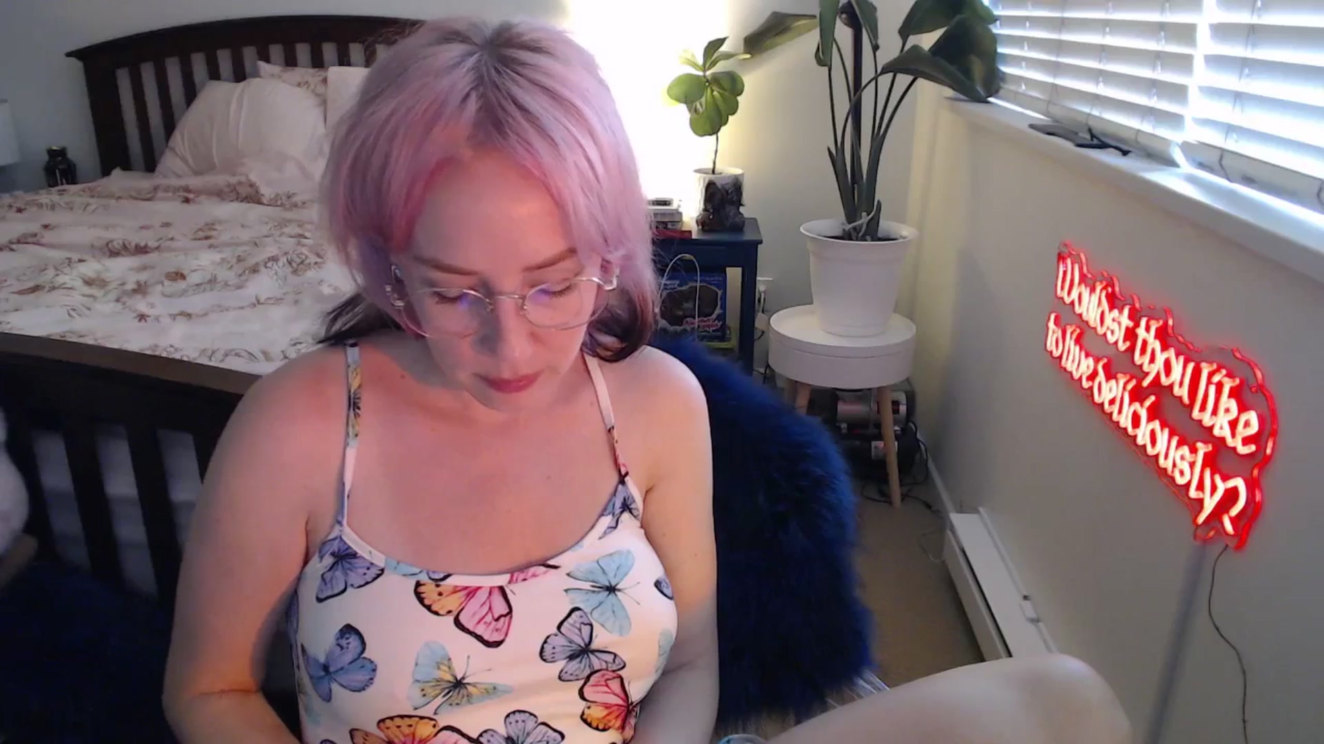 Gallery image thumbnail from NahlaHoney's myfreecams stream on, 07/31/2025, 03:13 image 6 of 20