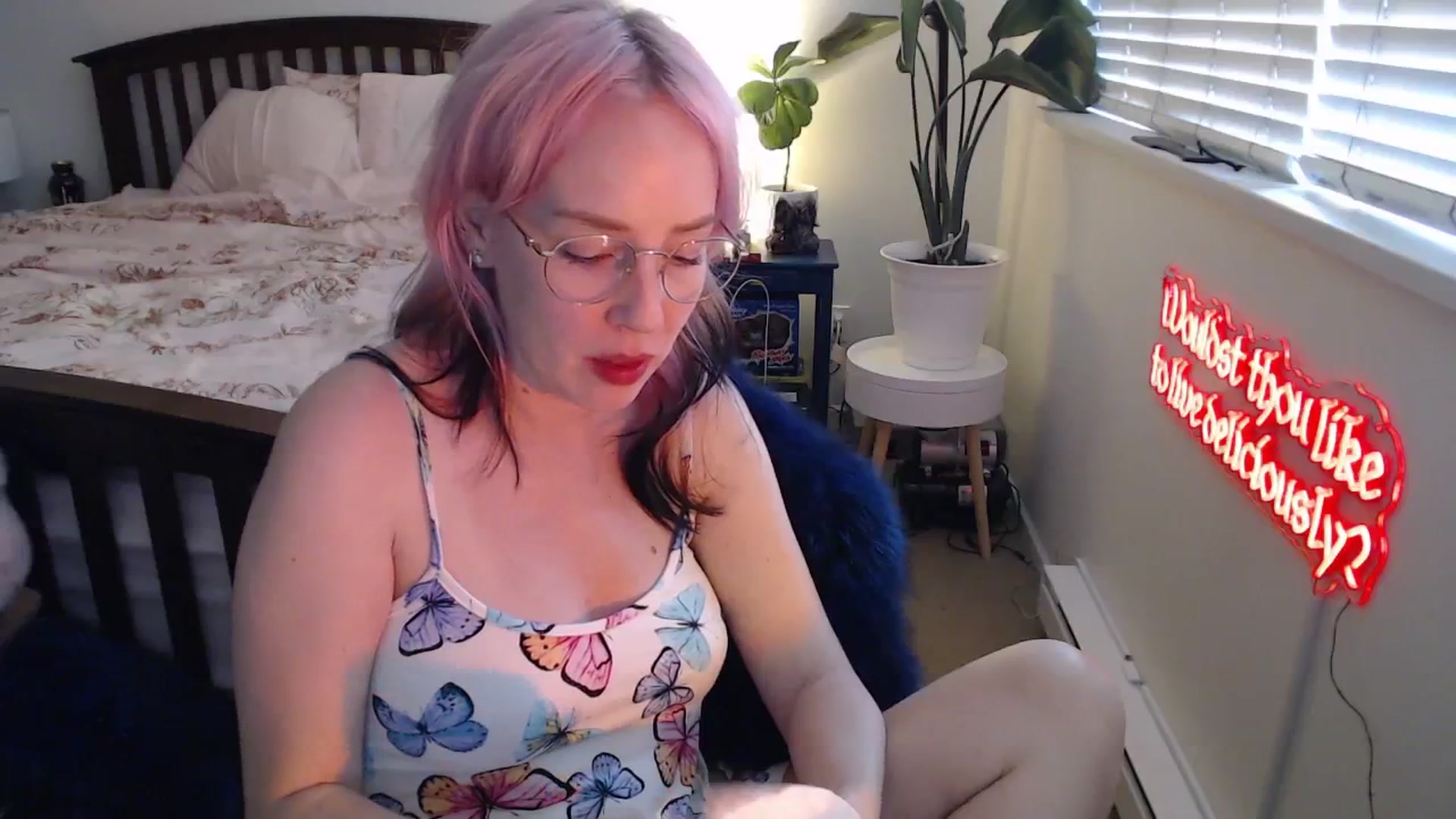 Gallery image thumbnail from NahlaHoney's myfreecams stream on, 07/31/2025, 03:13 image 9 of 20