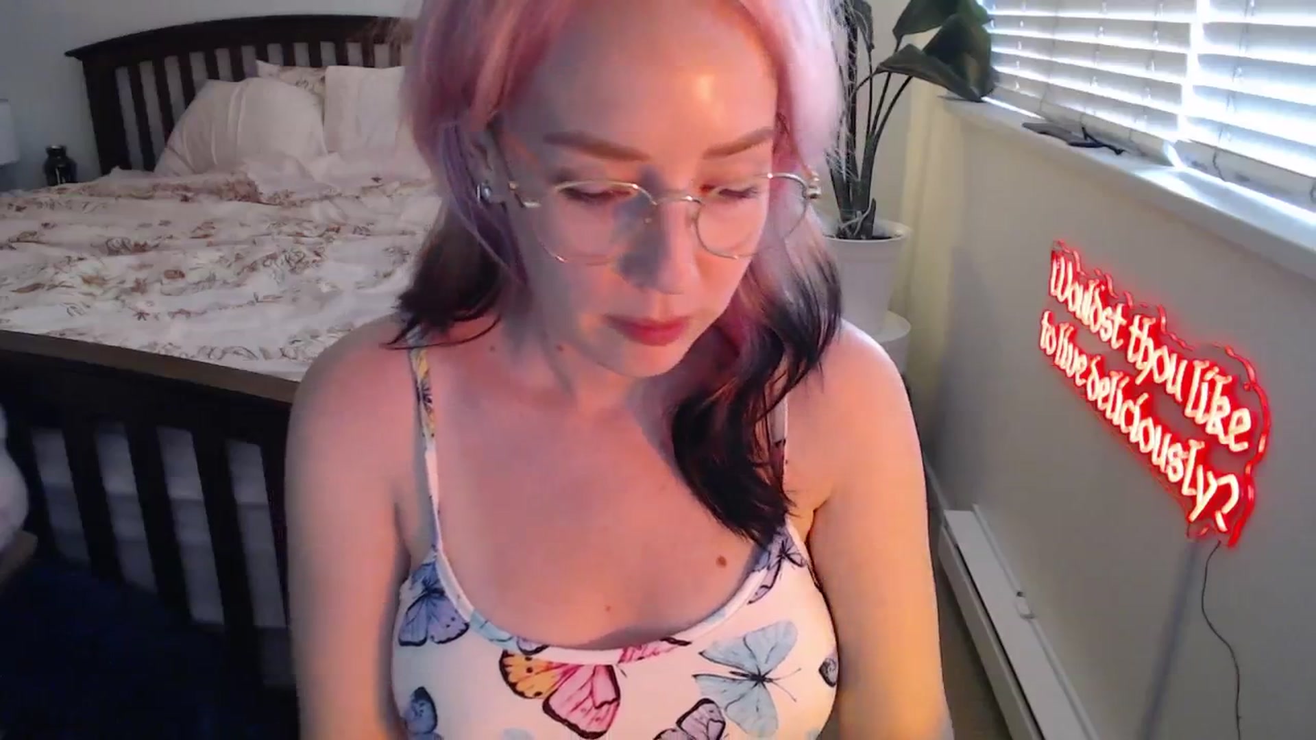 Gallery image thumbnail from NahlaHoney's myfreecams stream on, 07/31/2025, 03:13 image 7 of 20