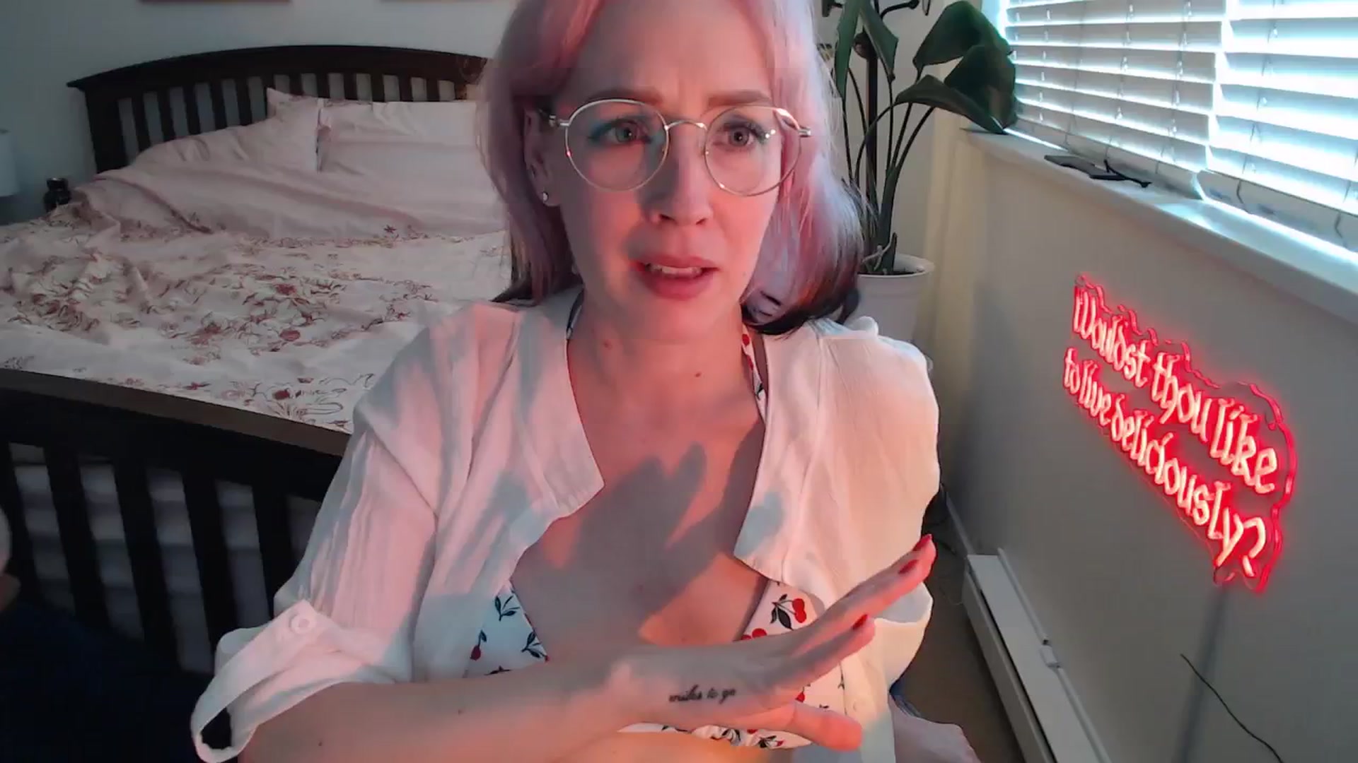 Gallery image thumbnail from NahlaHoney's myfreecams stream on, 08/01/2025, 02:56 image 2 of 20