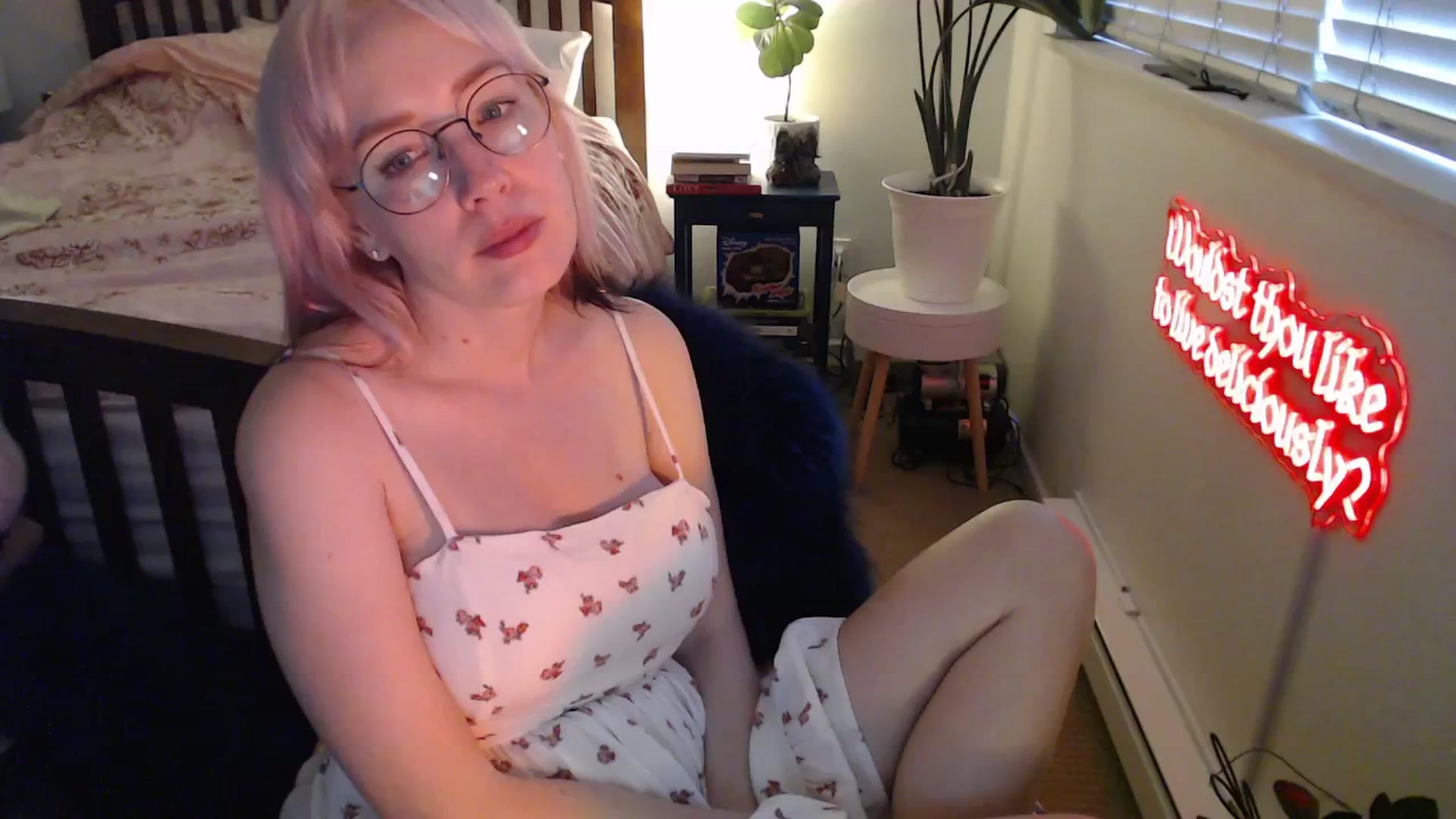 Gallery image thumbnail from NahlaHoney's myfreecams stream on, 08/06/2025, 03:13 image 10 of 20