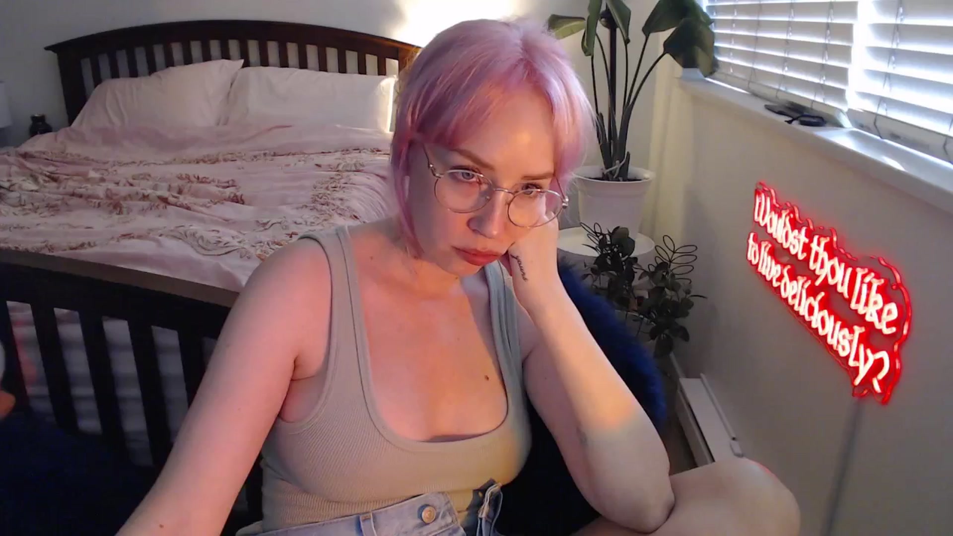 Gallery image thumbnail from NahlaHoney's myfreecams stream on, 08/07/2025, 04:13 image 8 of 20