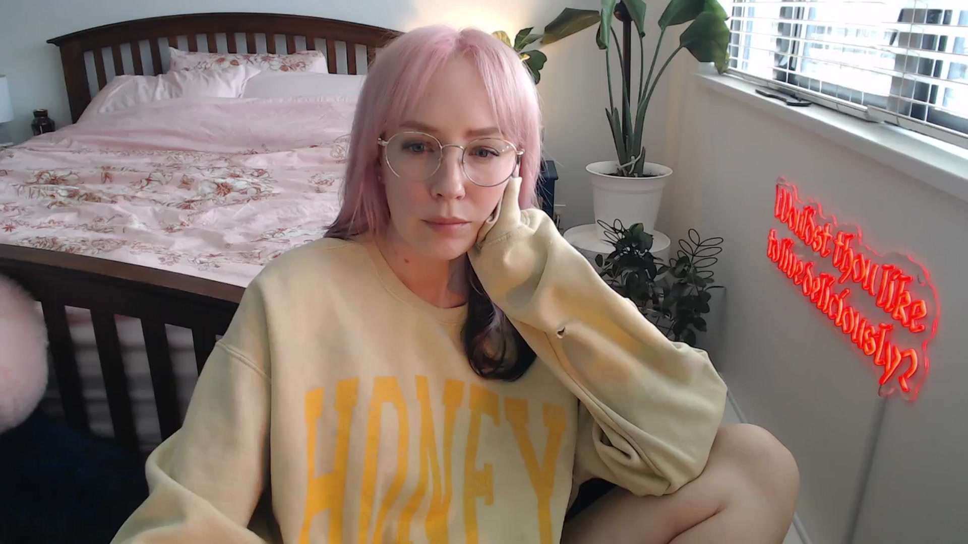 Gallery image thumbnail from NahlaHoney's myfreecams stream on, 08/09/2025, 02:40 image 5 of 20