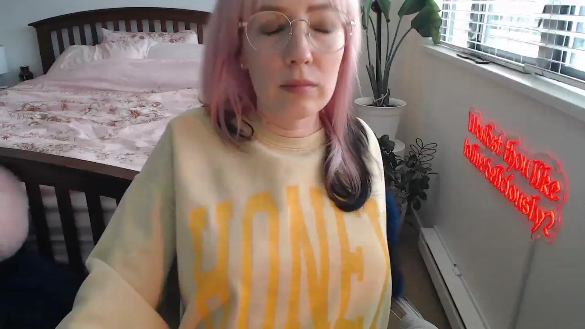 Gallery image thumbnail from NahlaHoney's myfreecams stream on, 08/09/2025, 02:40 image 8 of 20