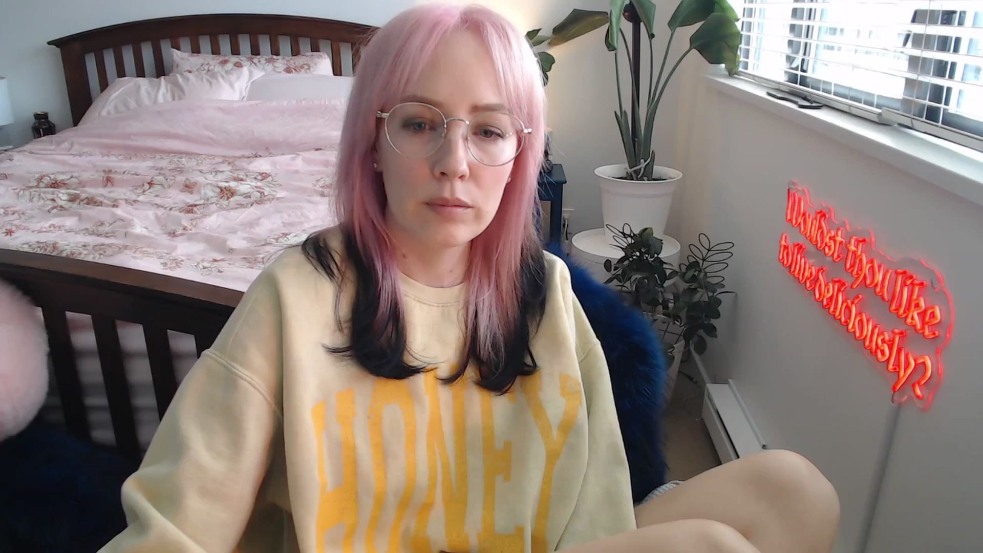 Gallery image thumbnail from NahlaHoney's myfreecams stream on, 08/09/2025, 02:40 image 2 of 20