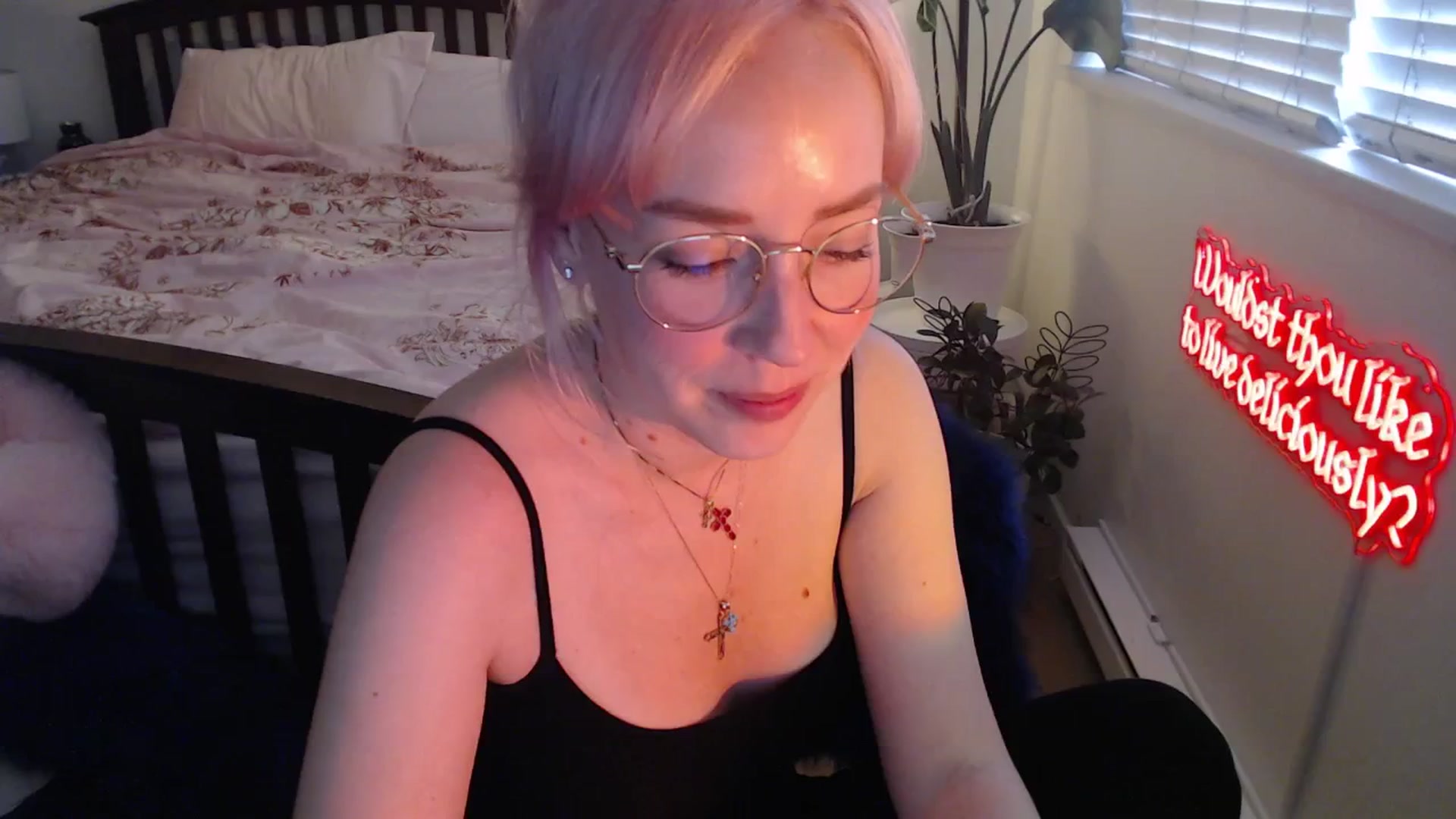 Gallery image thumbnail from NahlaHoney's myfreecams stream on, 08/15/2025, 03:40 image 3 of 20