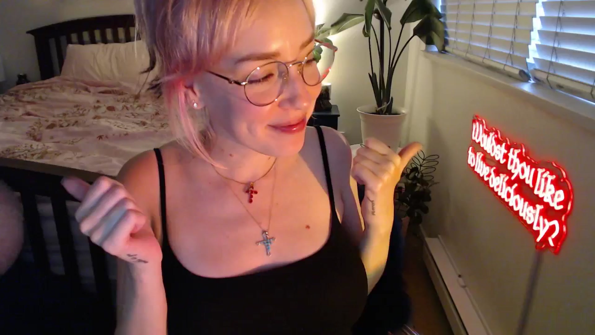 Gallery image thumbnail from NahlaHoney's myfreecams stream on, 08/15/2025, 03:40 image 13 of 20