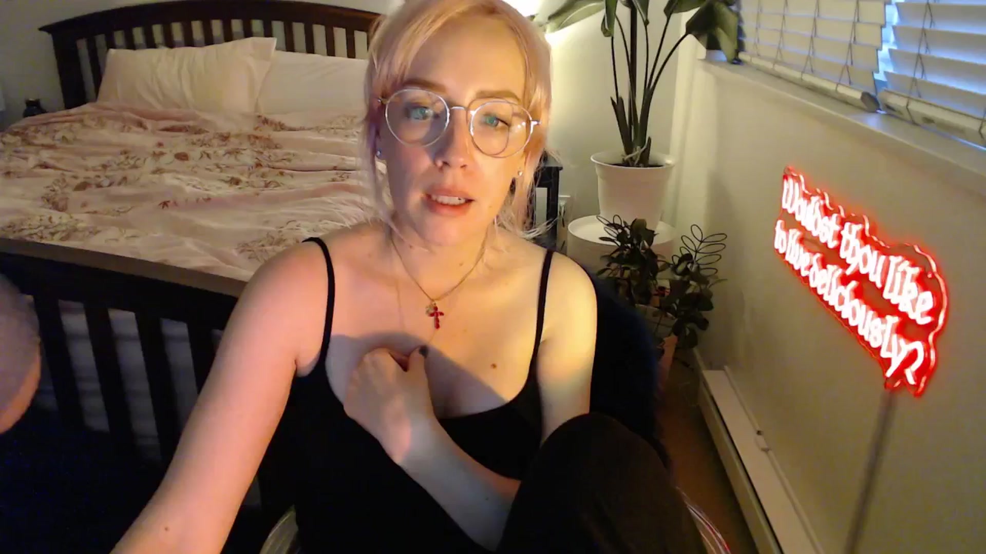 Gallery image thumbnail from NahlaHoney's myfreecams stream on, 08/15/2025, 03:40 image 17 of 20