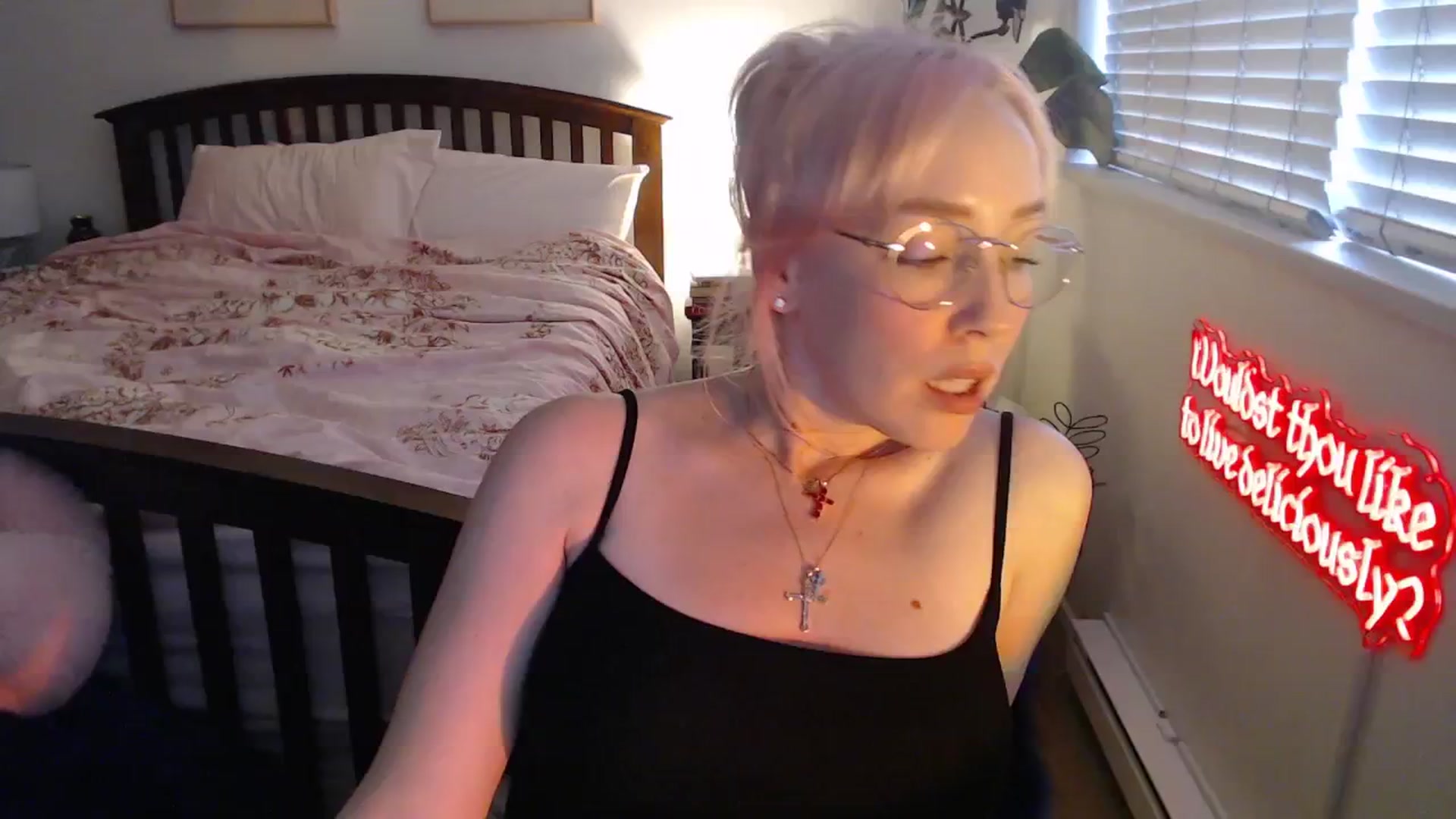 Gallery image thumbnail from NahlaHoney's myfreecams stream on, 08/15/2025, 03:40 image 5 of 20